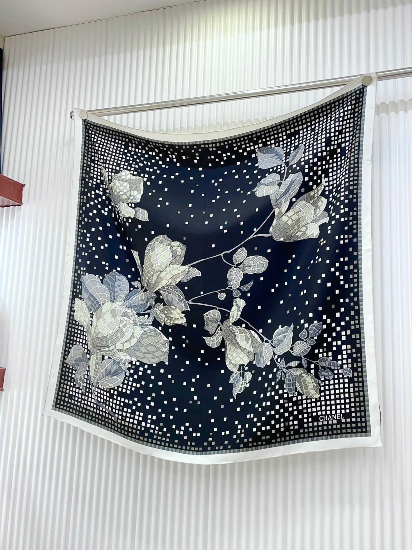CC Square Scarf 90 CM In Black Camellia Silk Twill  193837