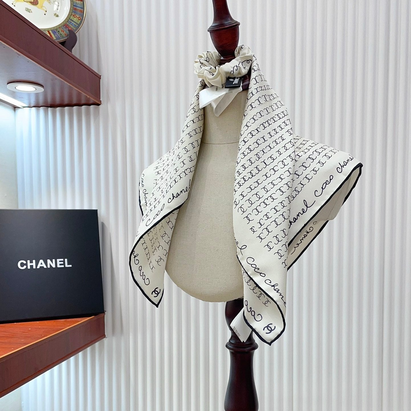 CC Square Scarf 50 CM In White Silk Twill  196205