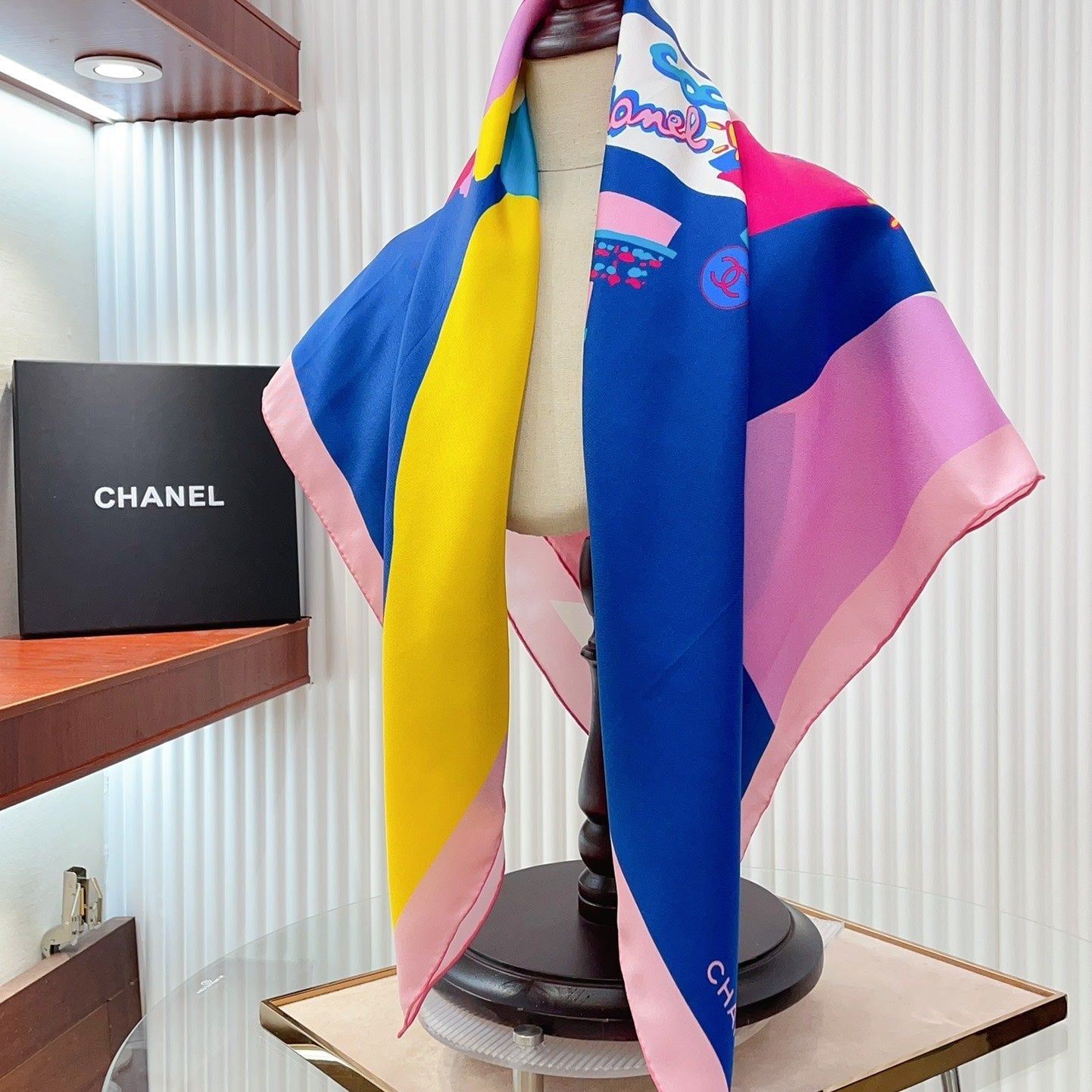CC Square Scarf 90 CM In Colorful Silk Twill 196207