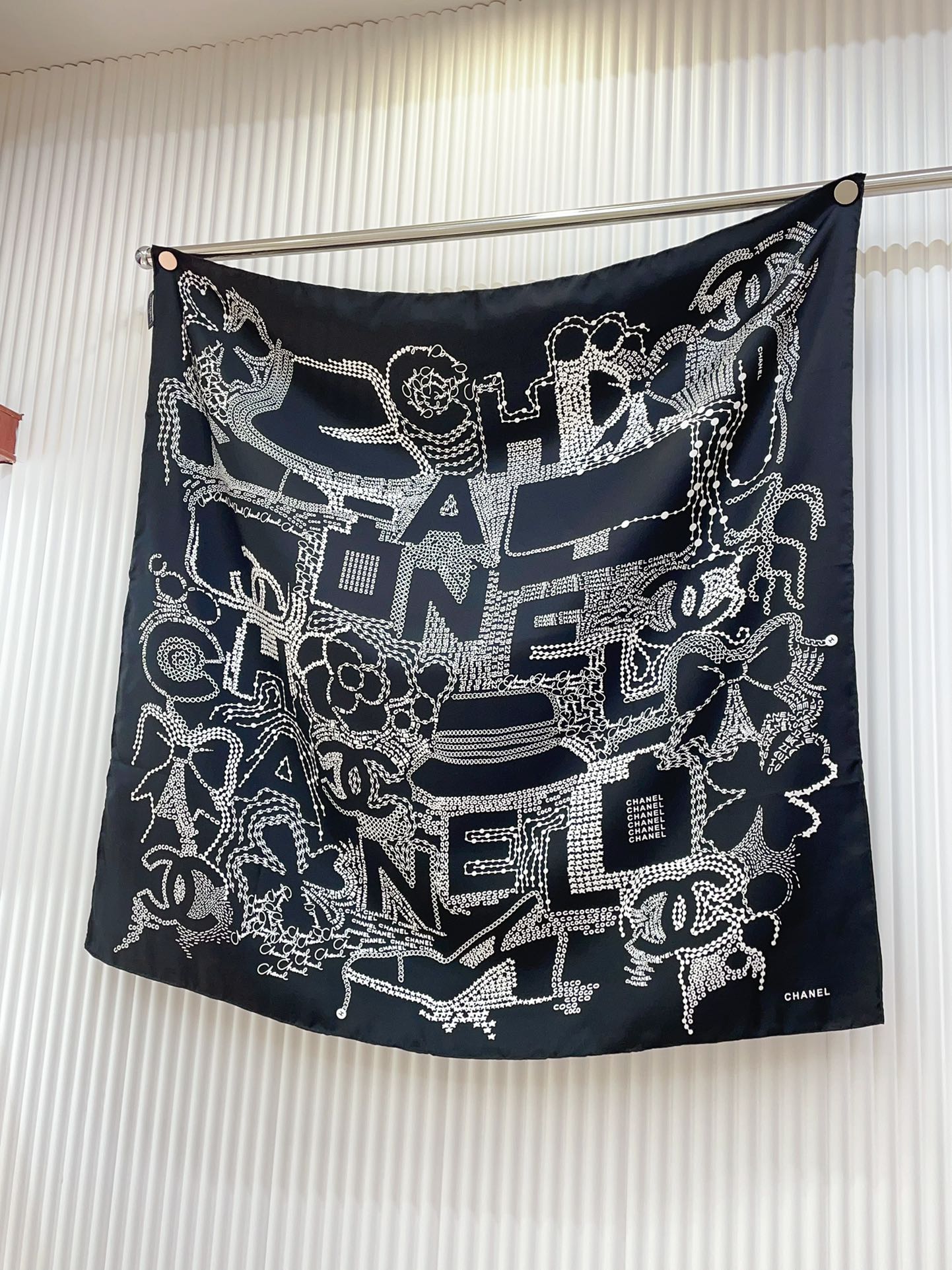 CC Square Scarf 90 CM In Black White Silk Twill  198570