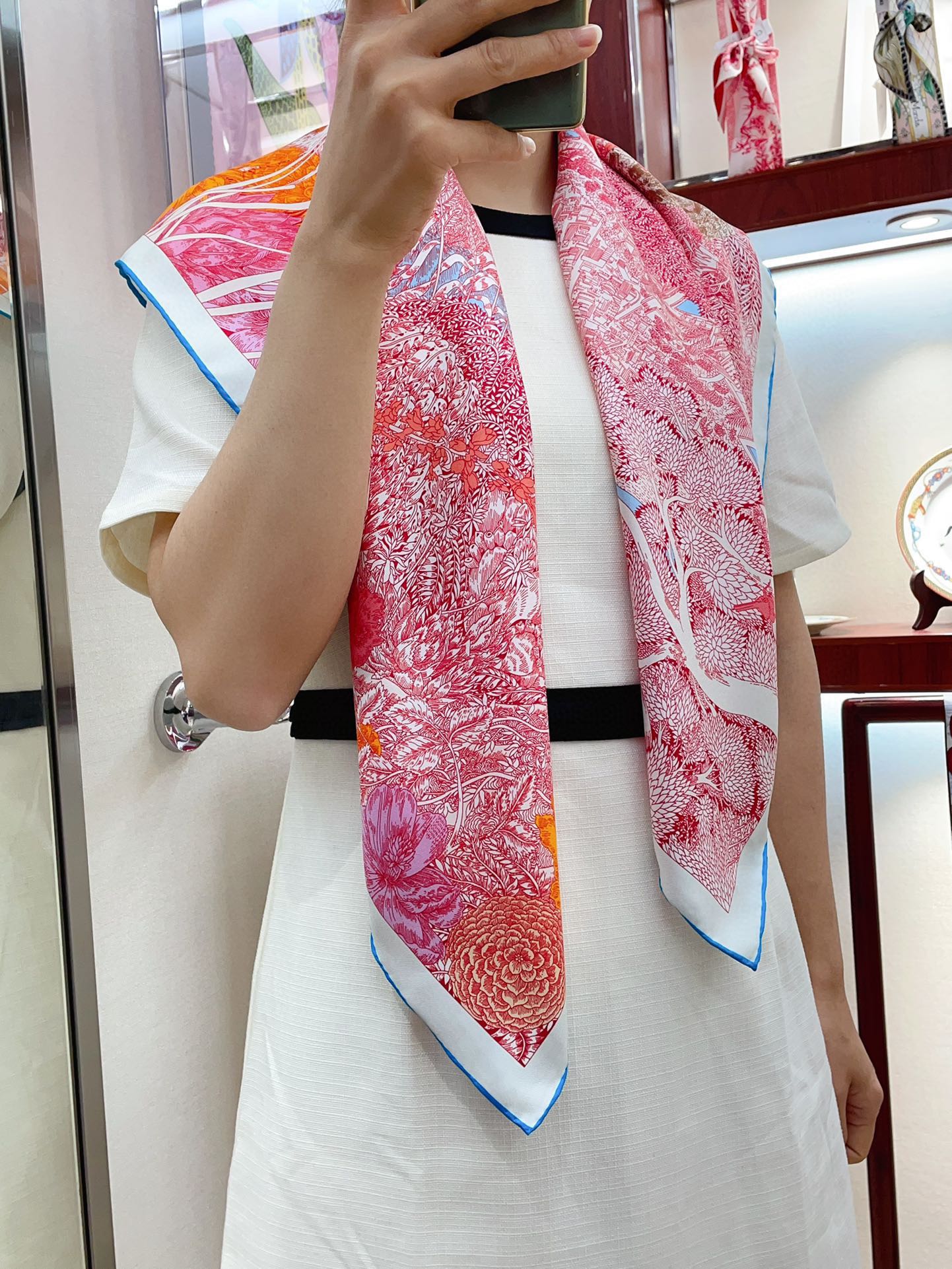 Retour A La Nature Shawl 90 CM In Pink Colorful Silk Twill 198584