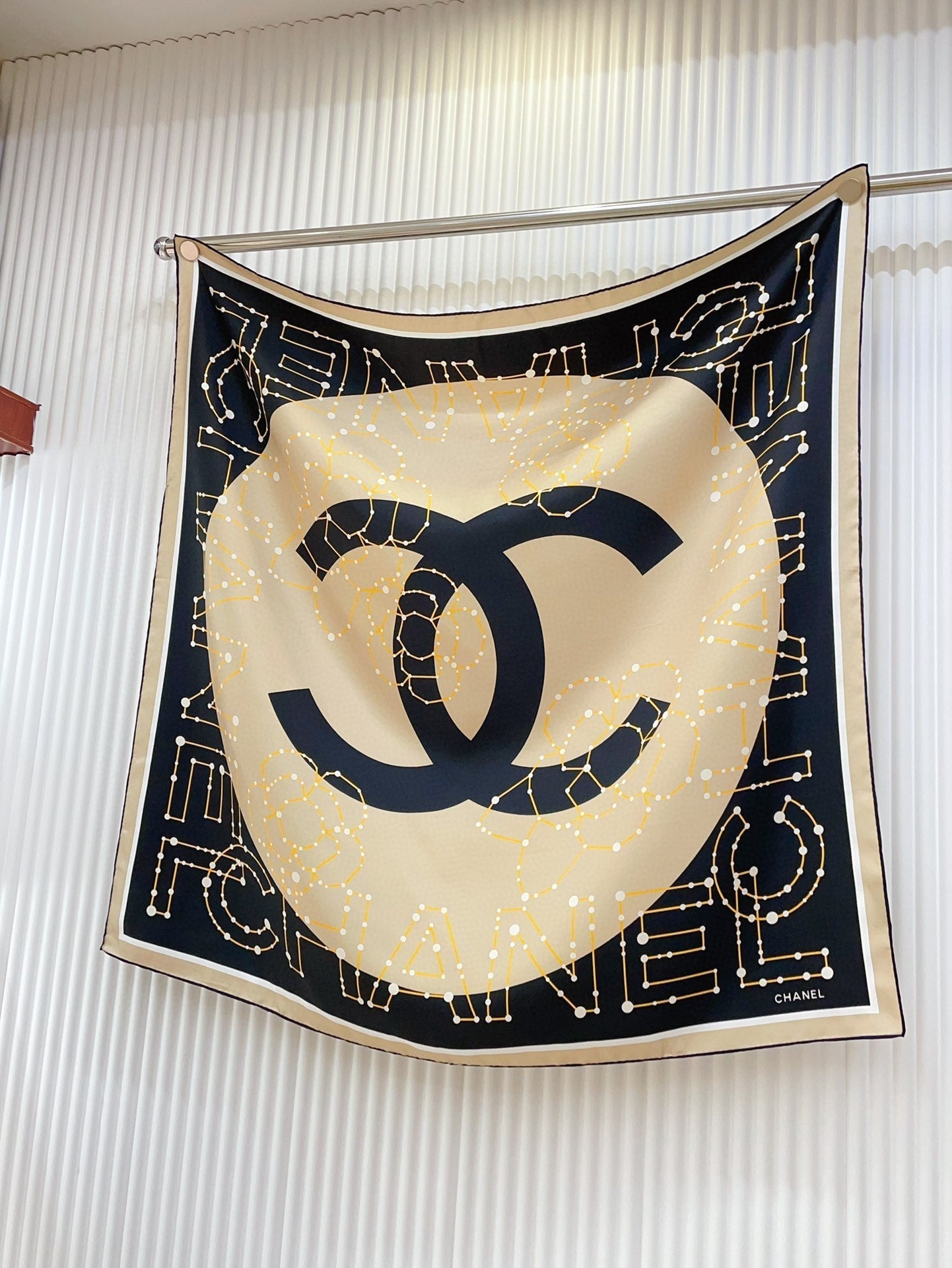 CC Square Scarf 90 CM In Black Mix Beige Silk Twill  206457