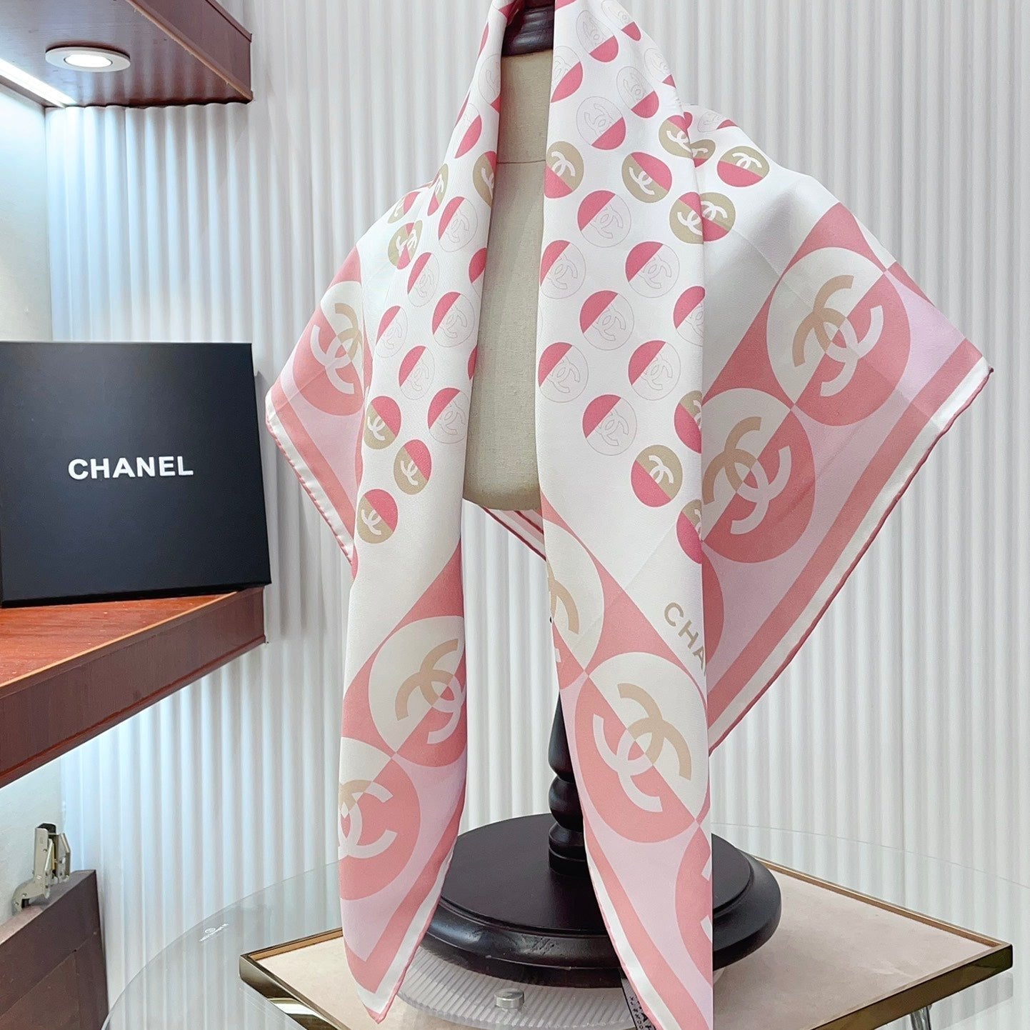 CC Square Scarf 90 CM In White Mix Pink Silk Twill  206464