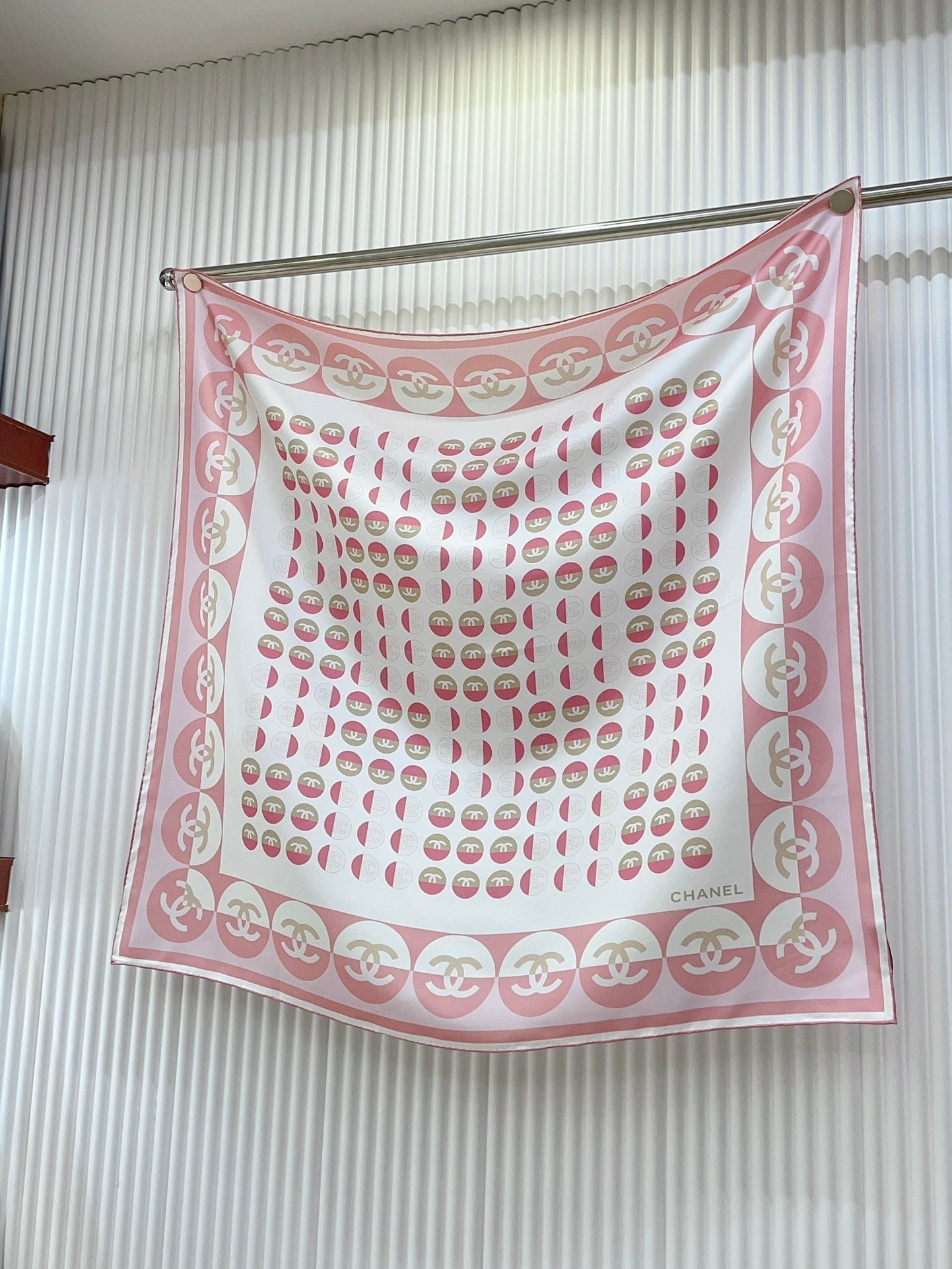 CC Square Scarf 90 CM In White Mix Pink Silk Twill  206464
