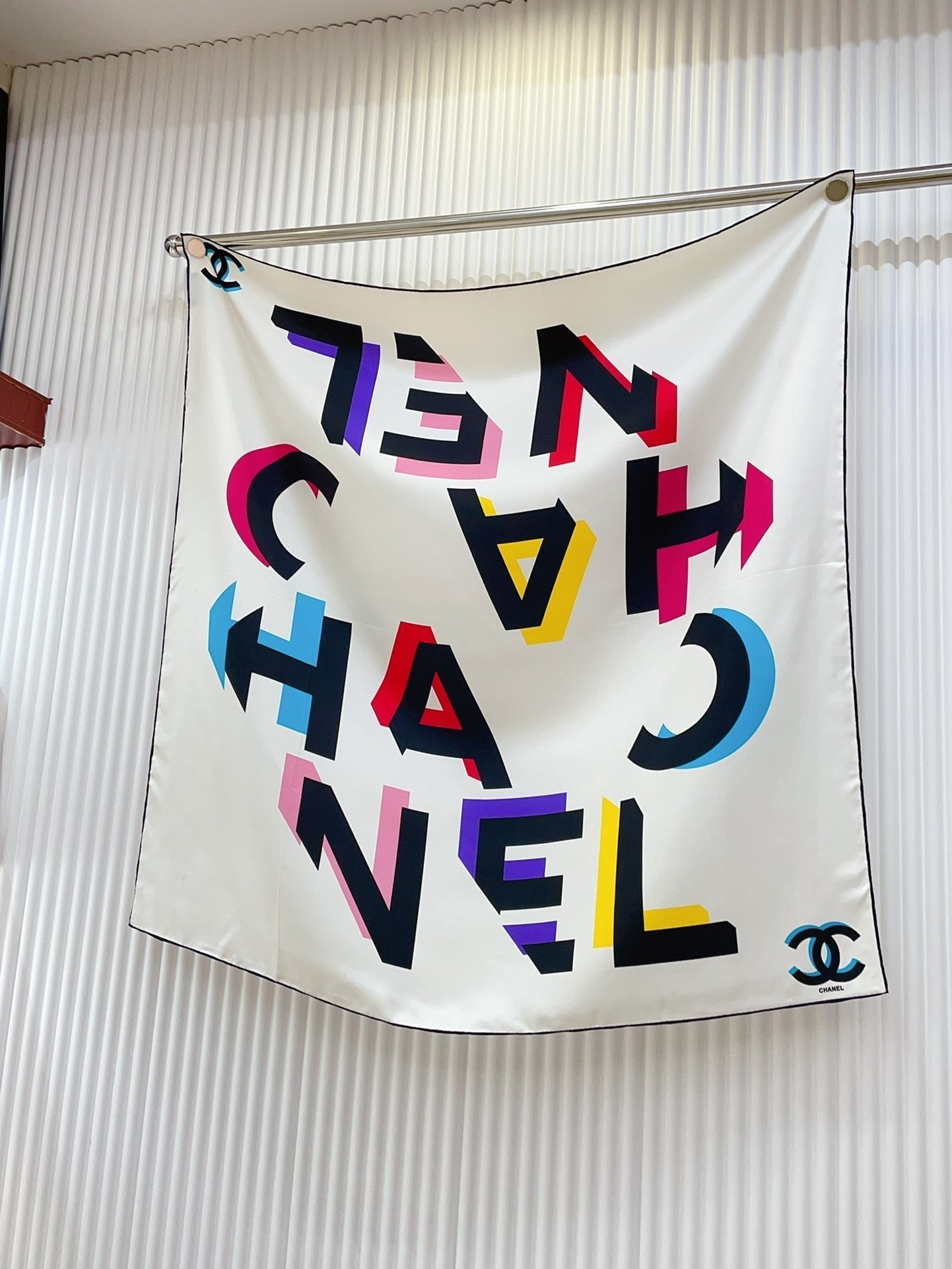 CC Square Scarf 90 CM In White Colorful Silk Twill  206467