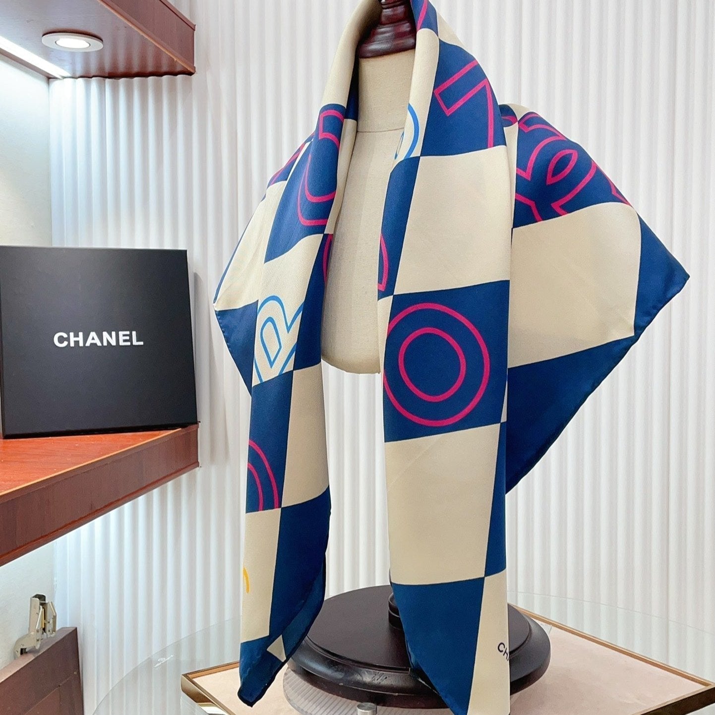 CC Square Scarf 90 CM In Colorful Silk Twill  208576