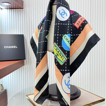 CC Square Scarf 90 CM In Colorful Silk Twill 218095