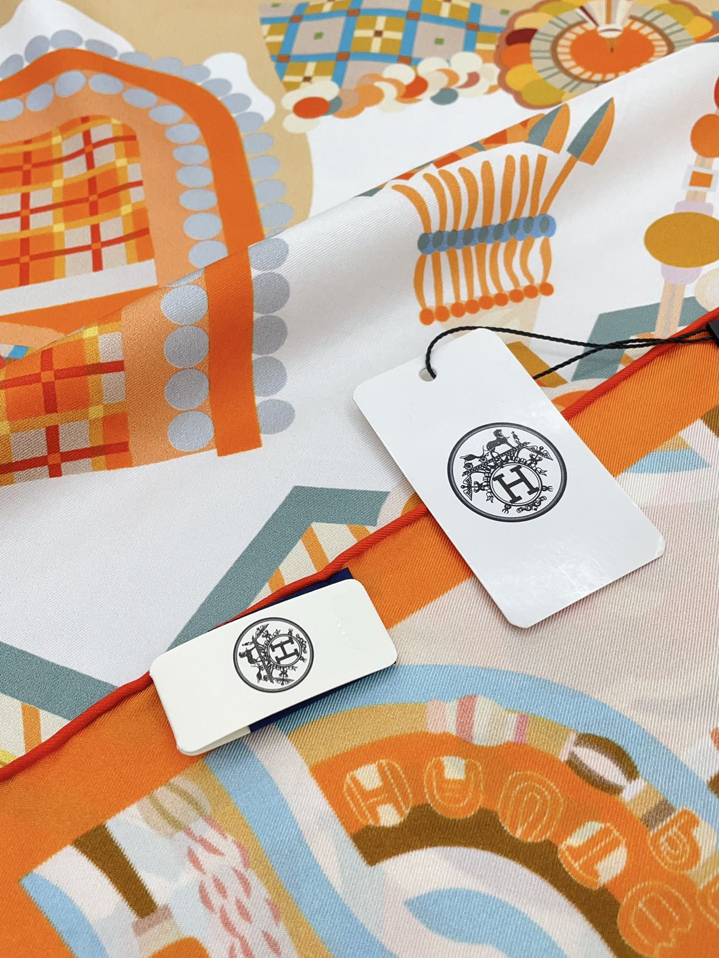 Haute Parure Scarf 90 CM In Orange Colorful Silk Twill 239534