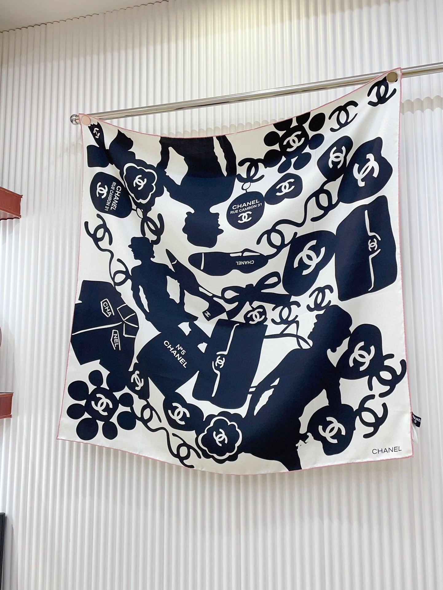 CC Square Scarf 90 CM In White Mix Black Silk  305180