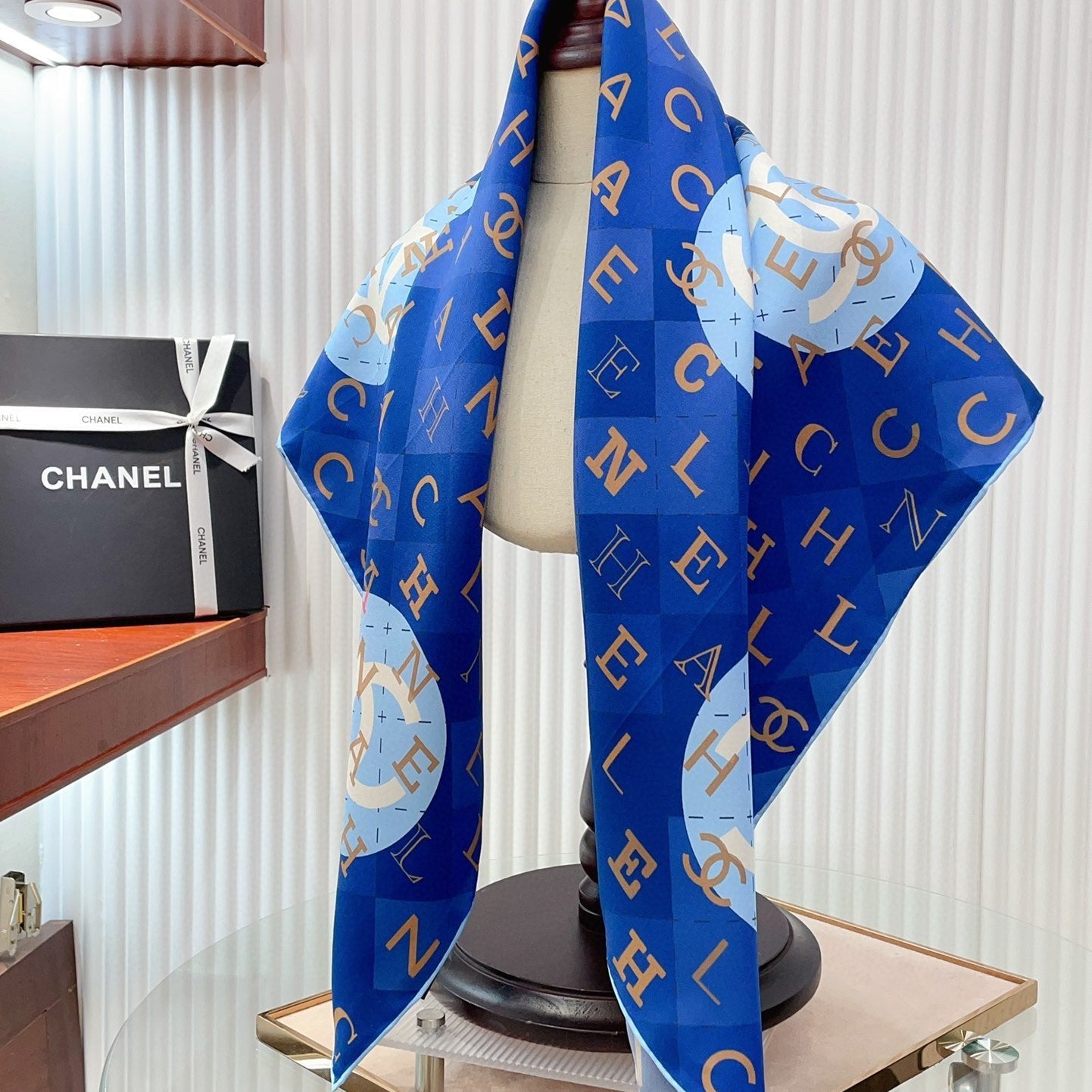 CC Square Scarf 90 CM In Blue Silk Twill 306566