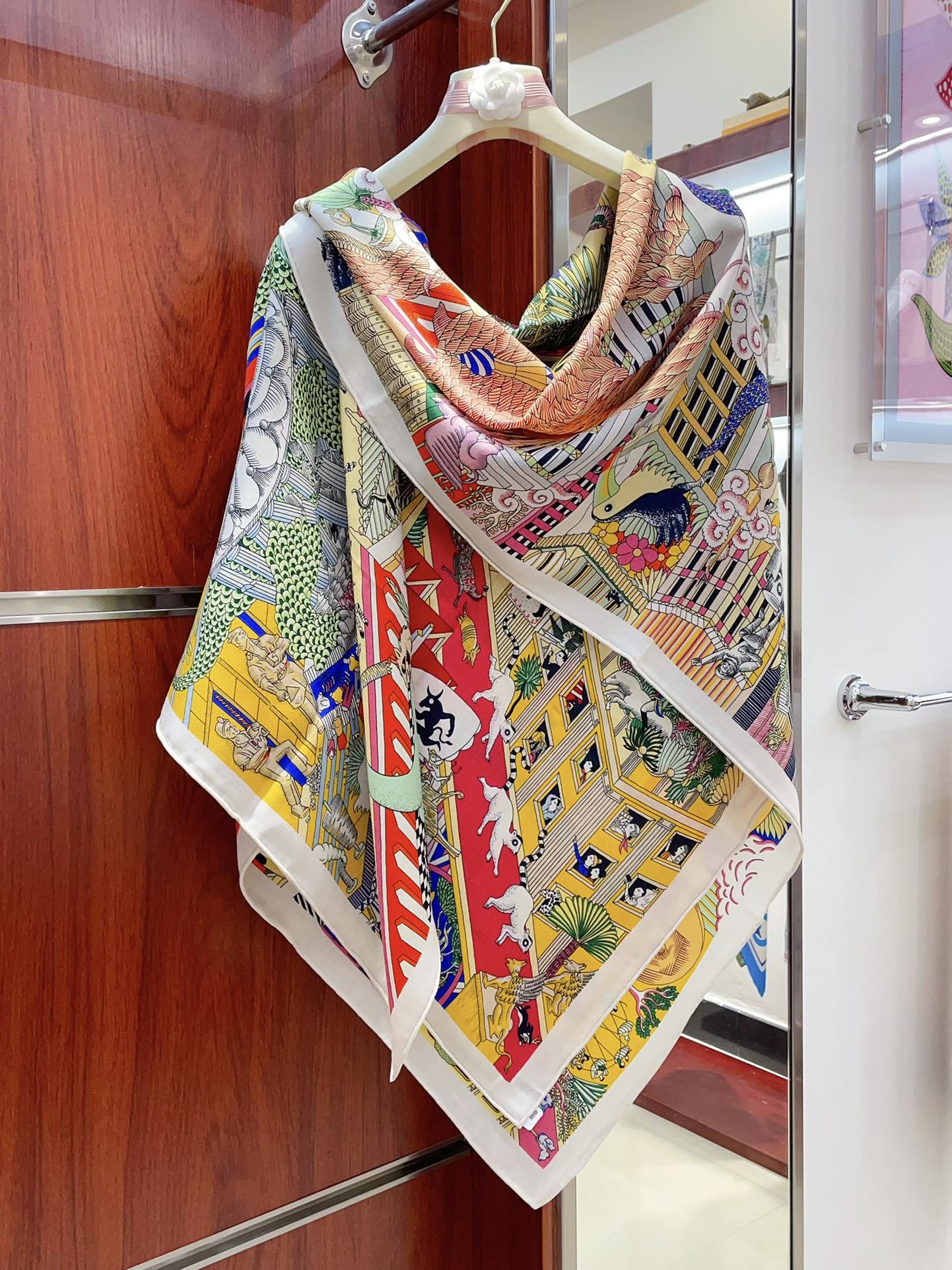 Animapolis Scarf Limited Edition 140 CM In Colorful Cashmere And Silk 306570