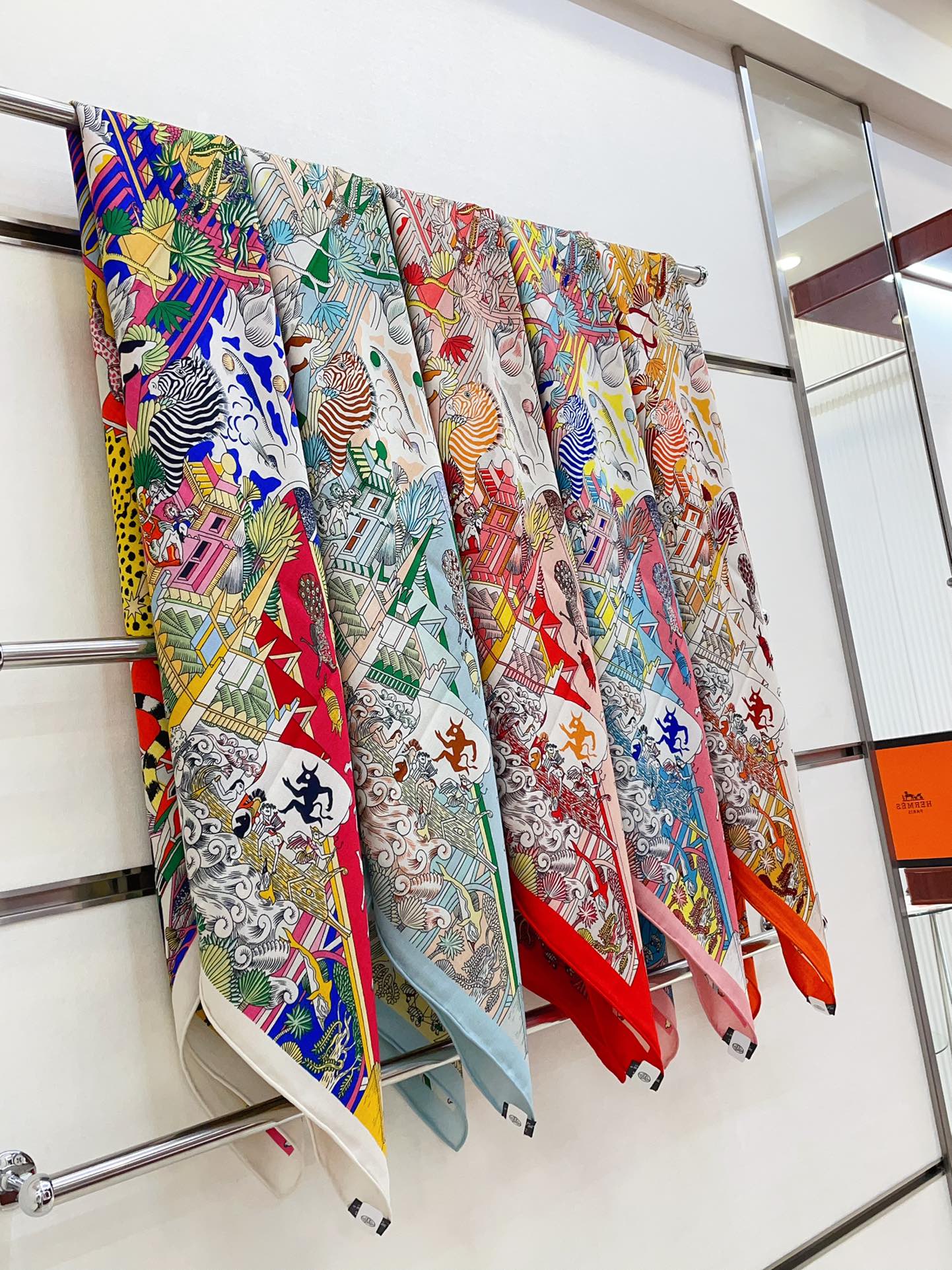 Animapolis Scarf 140 CM In Colorful Cashmere And Silk 306573
