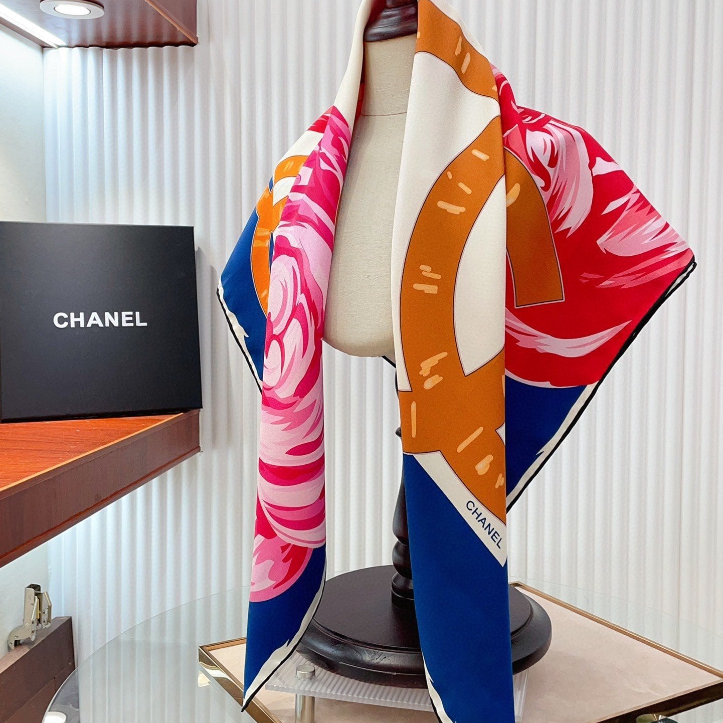 CC Square Scarf 90 CM In Colorful Silk Twill 327463