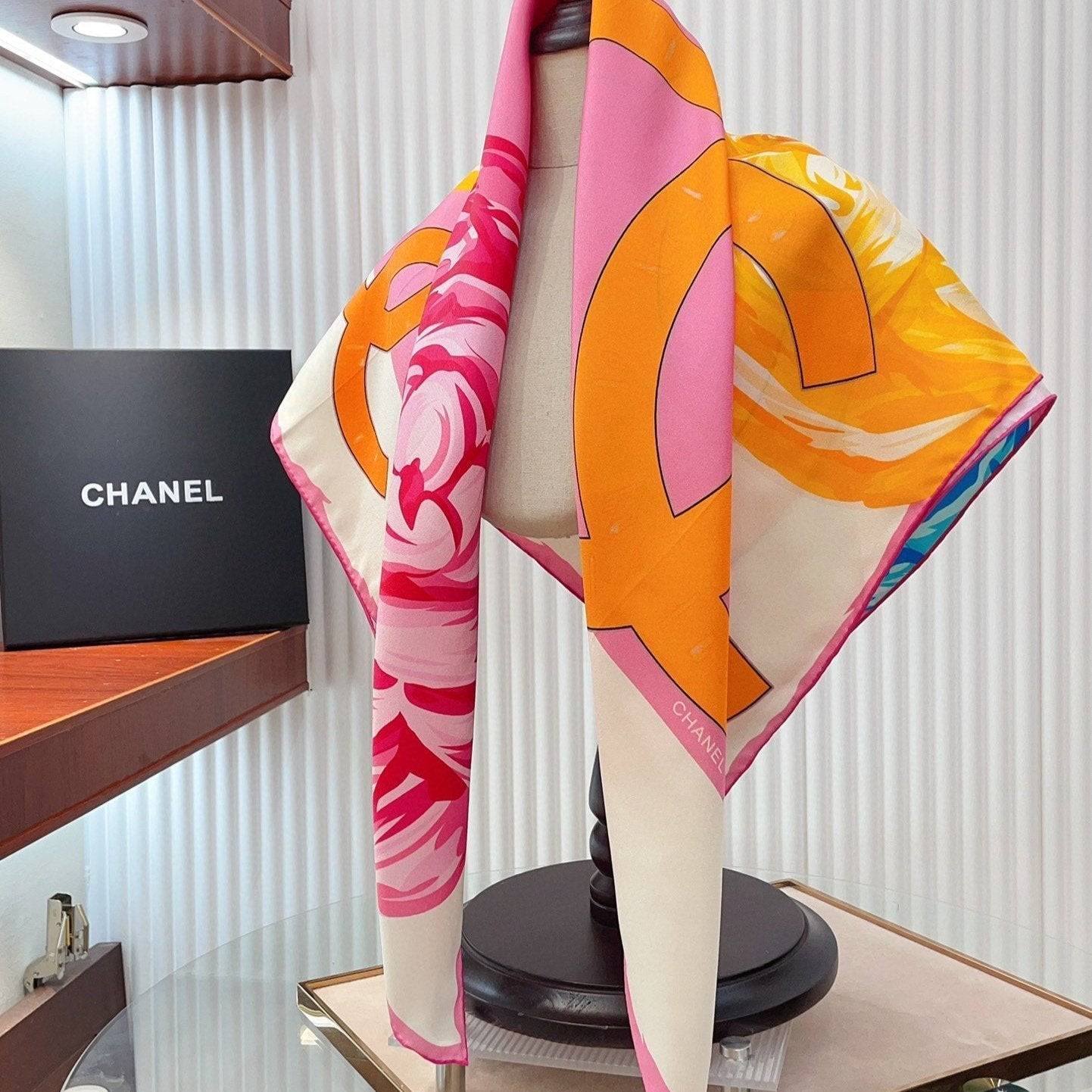 CC Square Scarf 90 CM In Colorful Silk Twill 327464