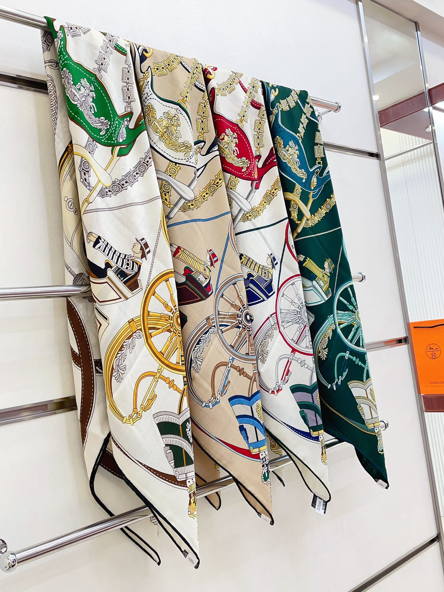 Stately Wheels Scarf 135 CM Colorful Cashmere And Silk 327469
