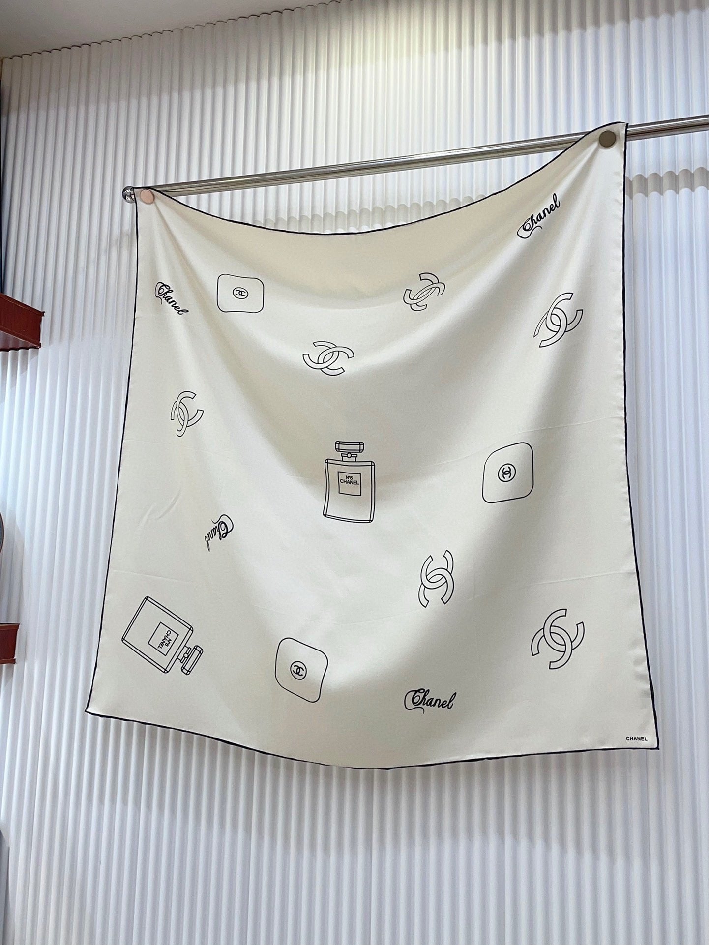 CC Square Scarf 90 CM In White Silk Twill 335845