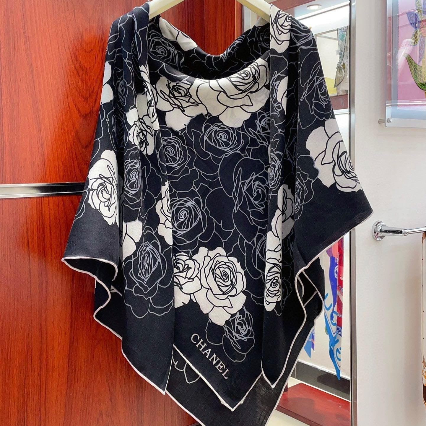 CC Square Scarf 140 CM In Black Mix White Small Flower Cashmere And Silk 342864