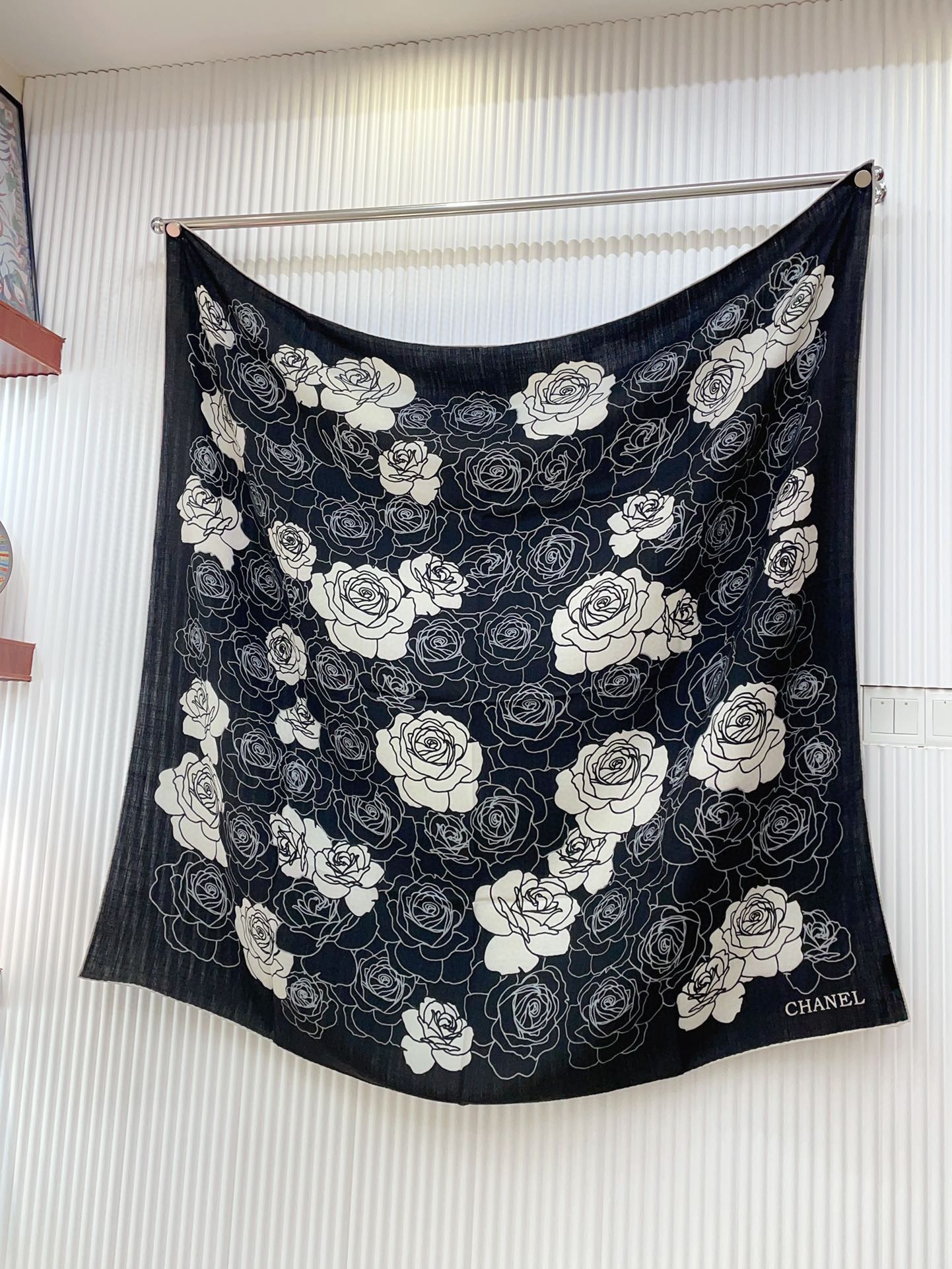 CC Square Scarf 140 CM In Black Mix White Small Flower Cashmere And Silk 342864