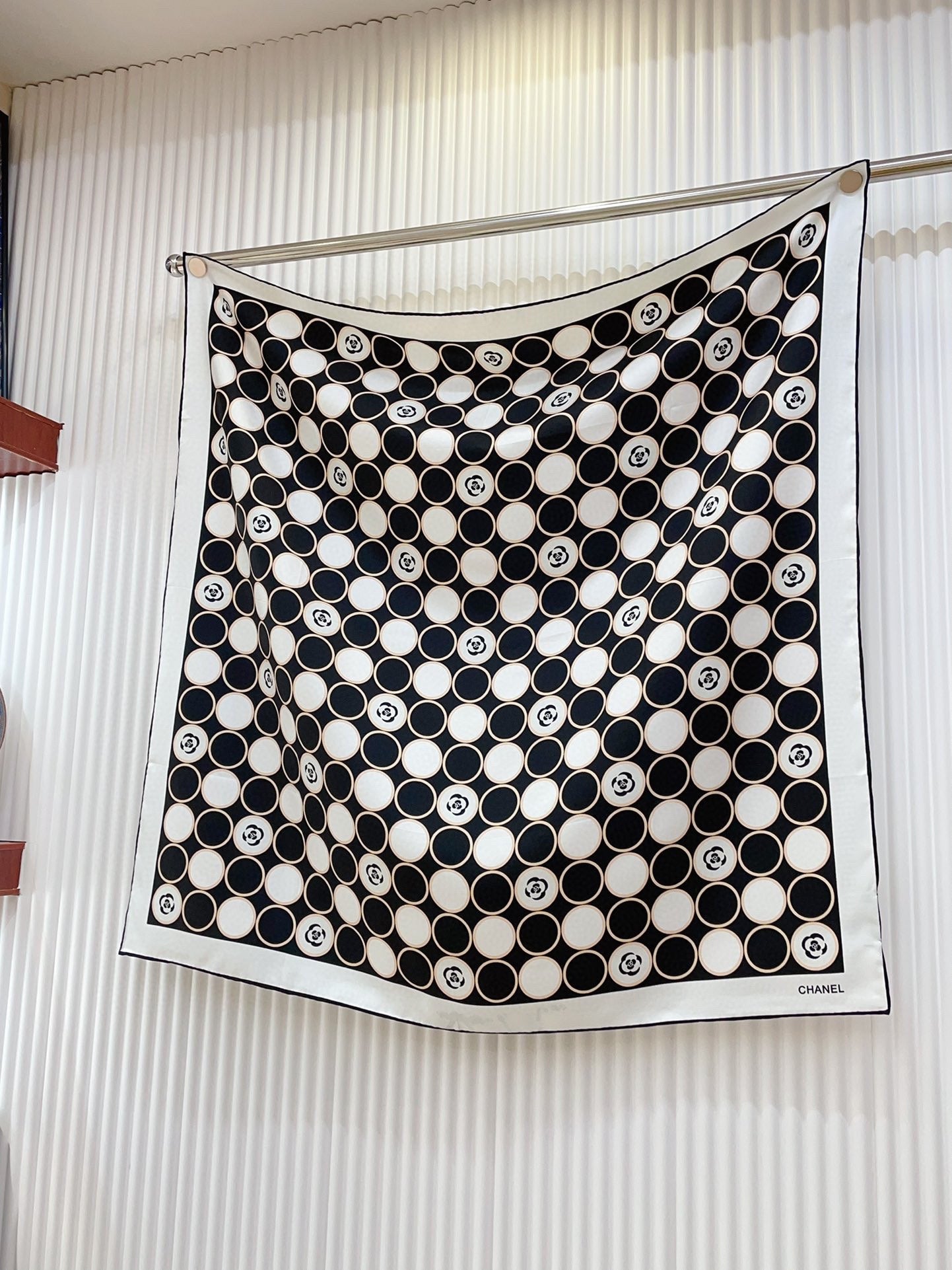 CC Square Scarf 90 CM In Black Mix White Silk Twill  350415