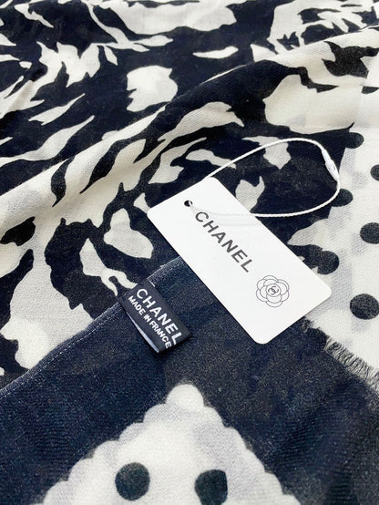 CC Scarf 200 CM In White Mix Black Small Flower Cashmere Silk 351691