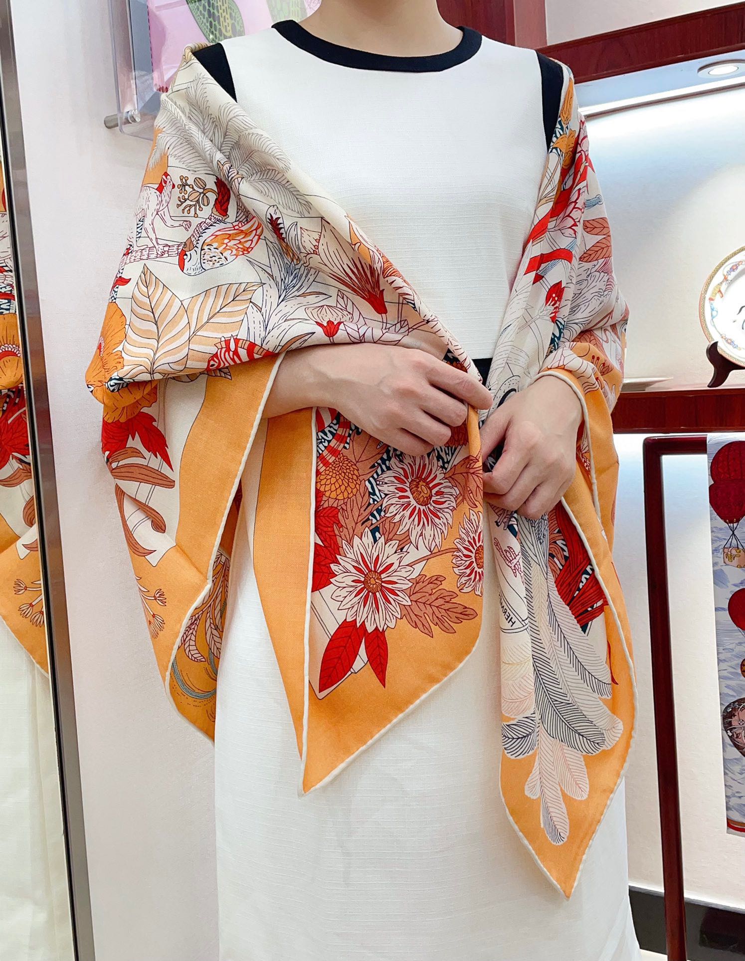 PRECIOUS PARADISE SCARF 135 CM IN COLORFUL CASHMERE AND SILK 379789