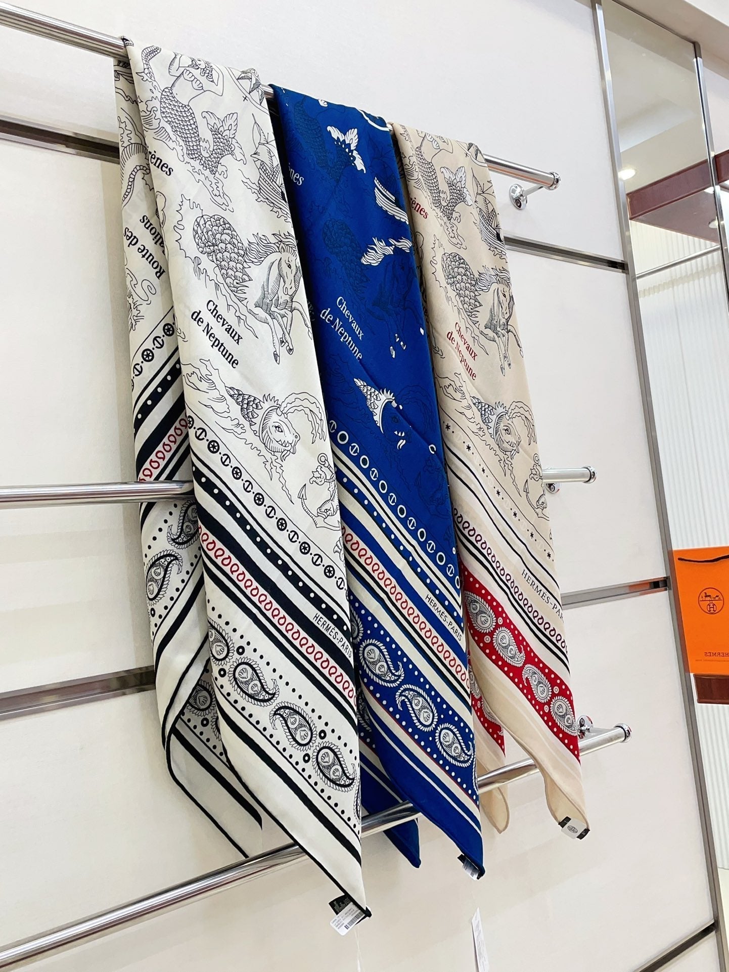 TATOUAGES MARINS BANDANA SHAWL 135 CM COLORFUL 385444