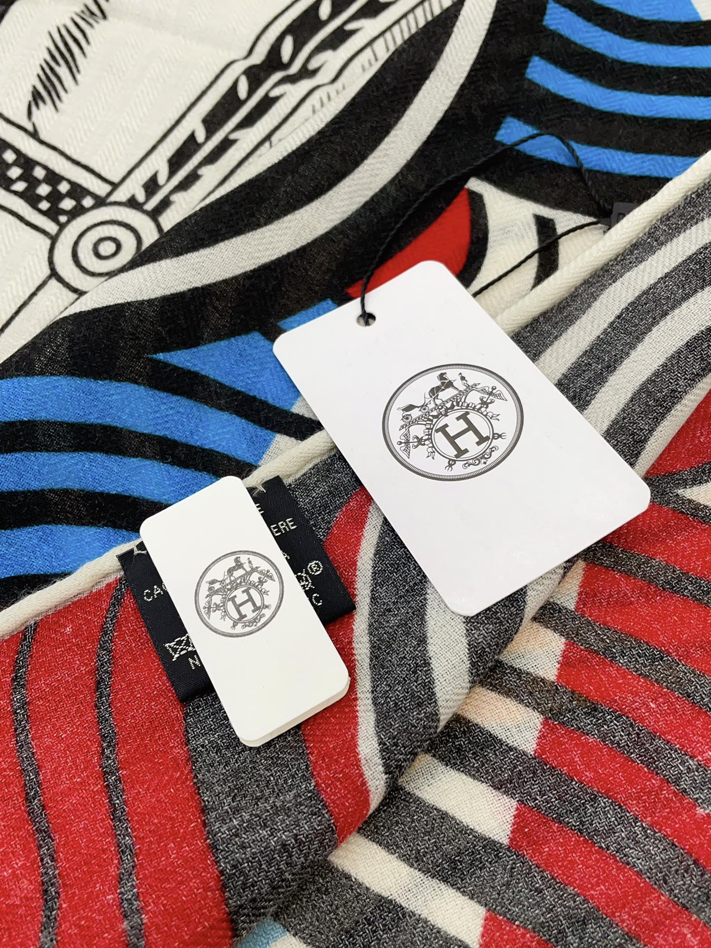 SCARF 140 CM COLORFUL 388172