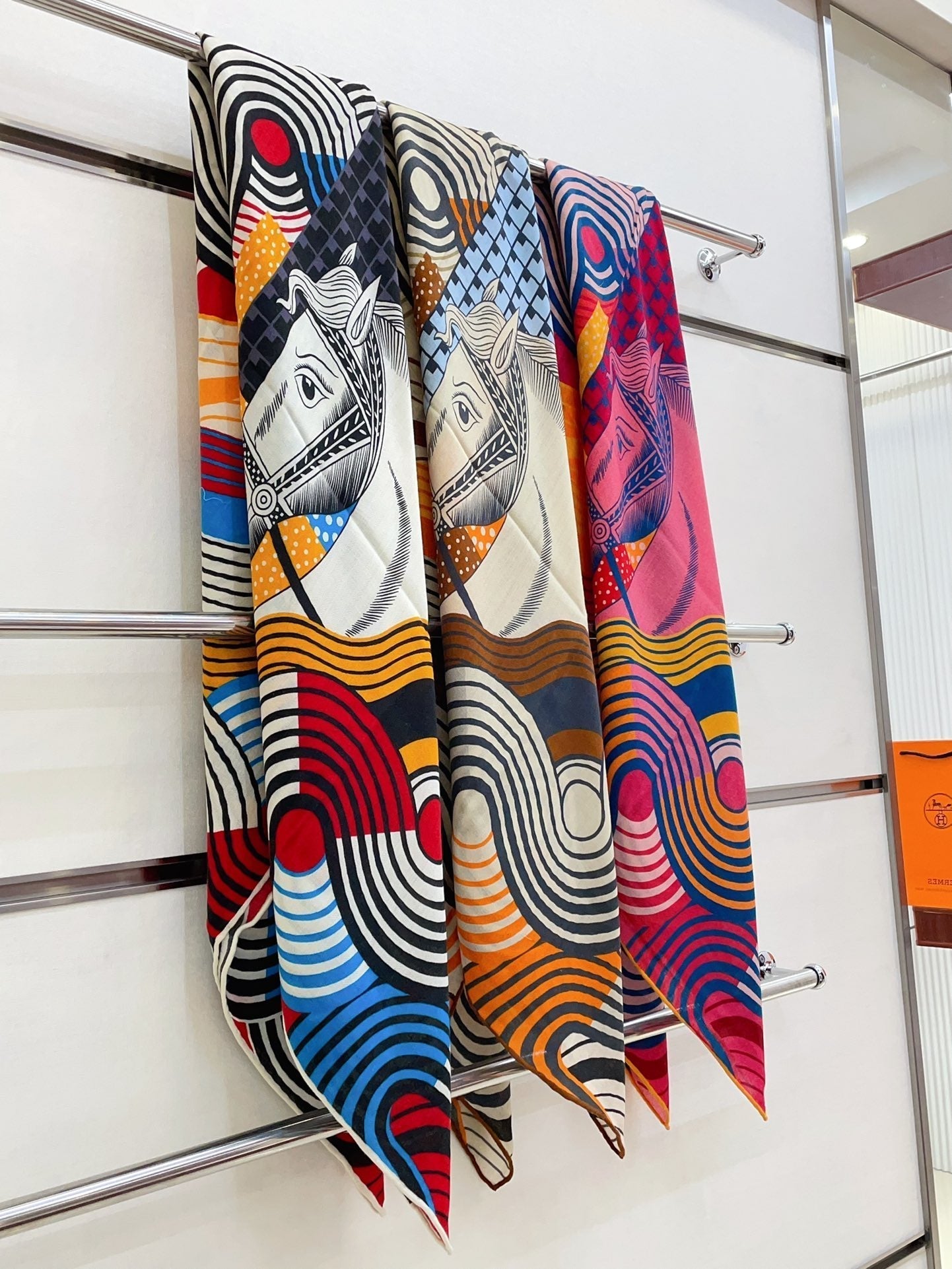 SCARF 140 CM COLORFUL 388172