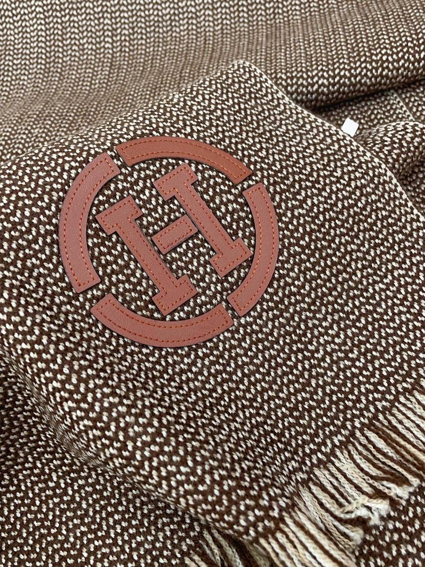 GRANITE MUFFLER 180 CM SCARF IN CARAMEL BROWN CASHMERE