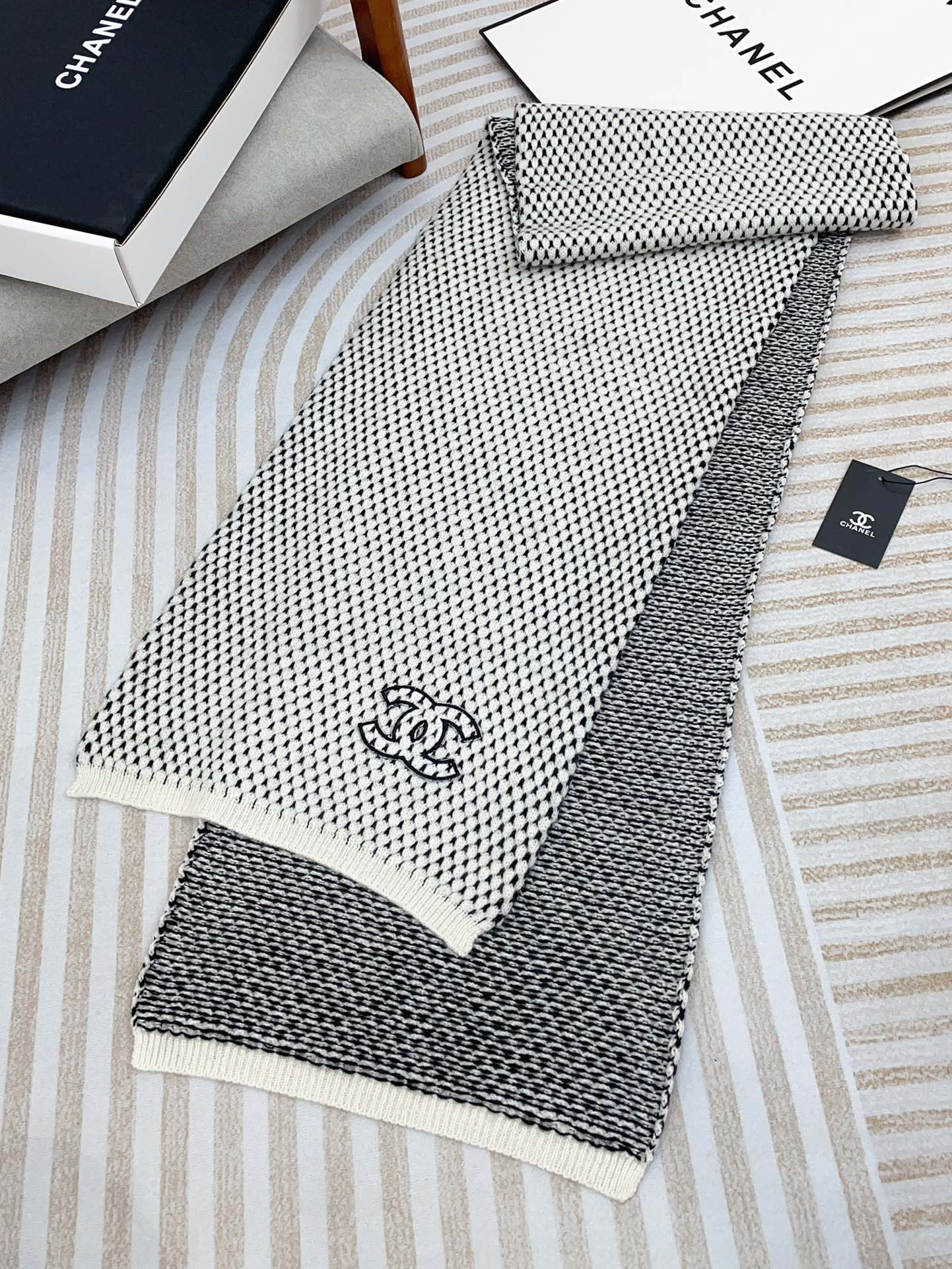 CC Scarf 180 CM In White Black Cashmere 394592