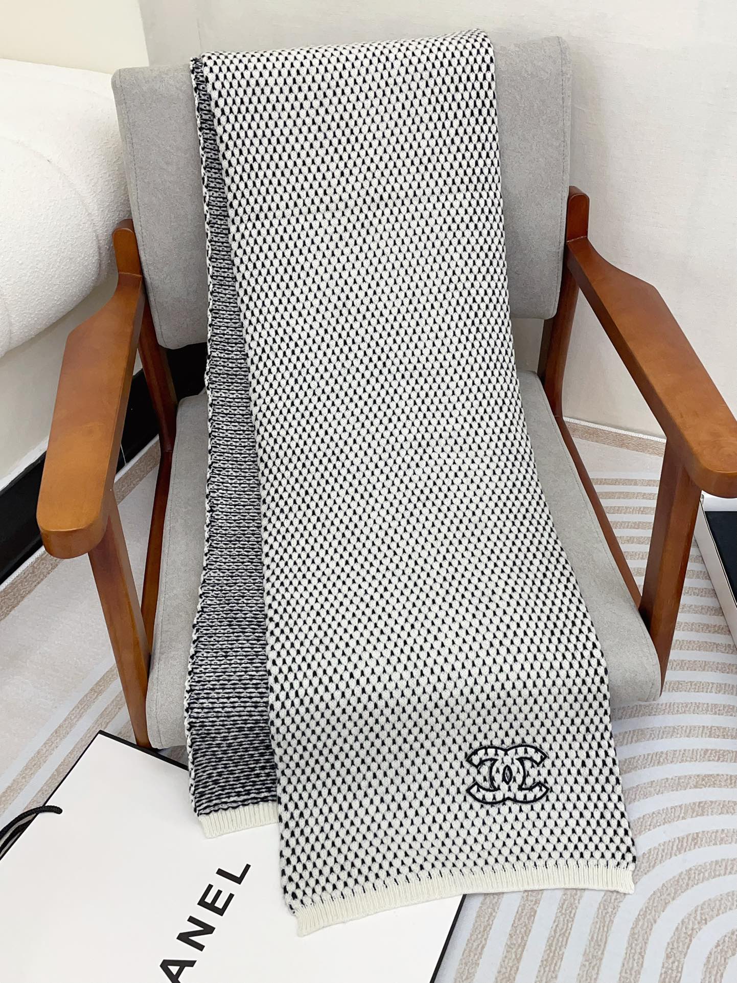 CC Scarf 180 CM In White Black Cashmere 394592
