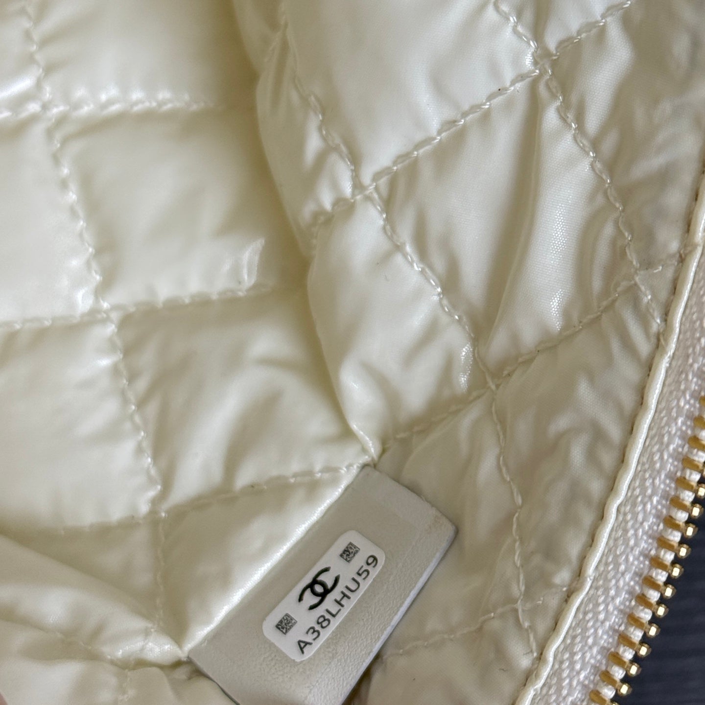 Chanel 26 Woven Clutch 19 White Red Canvas