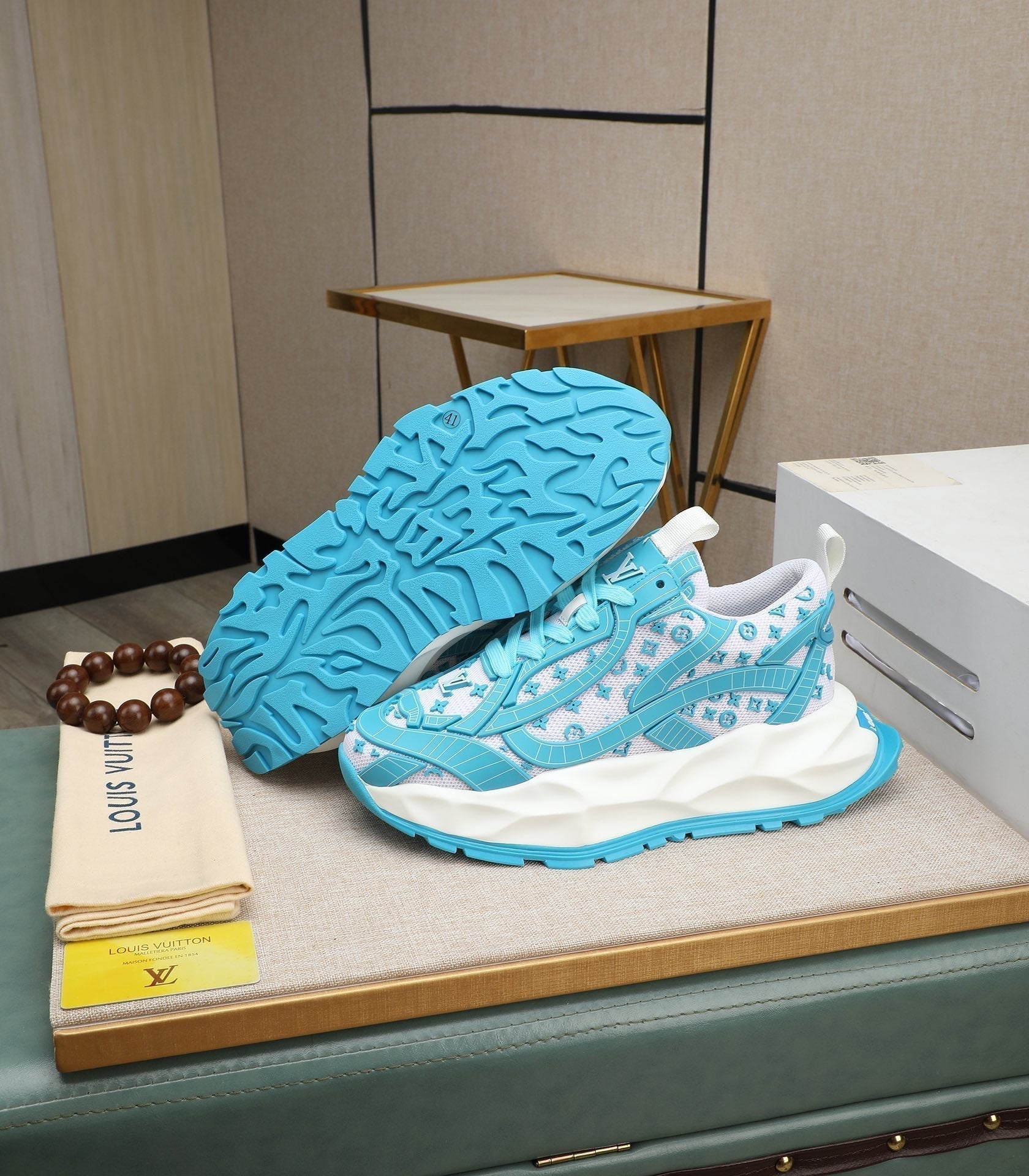 LV TRAINER WHITE MIX BLUE CALFSKIN AND BREATHABLE MESH