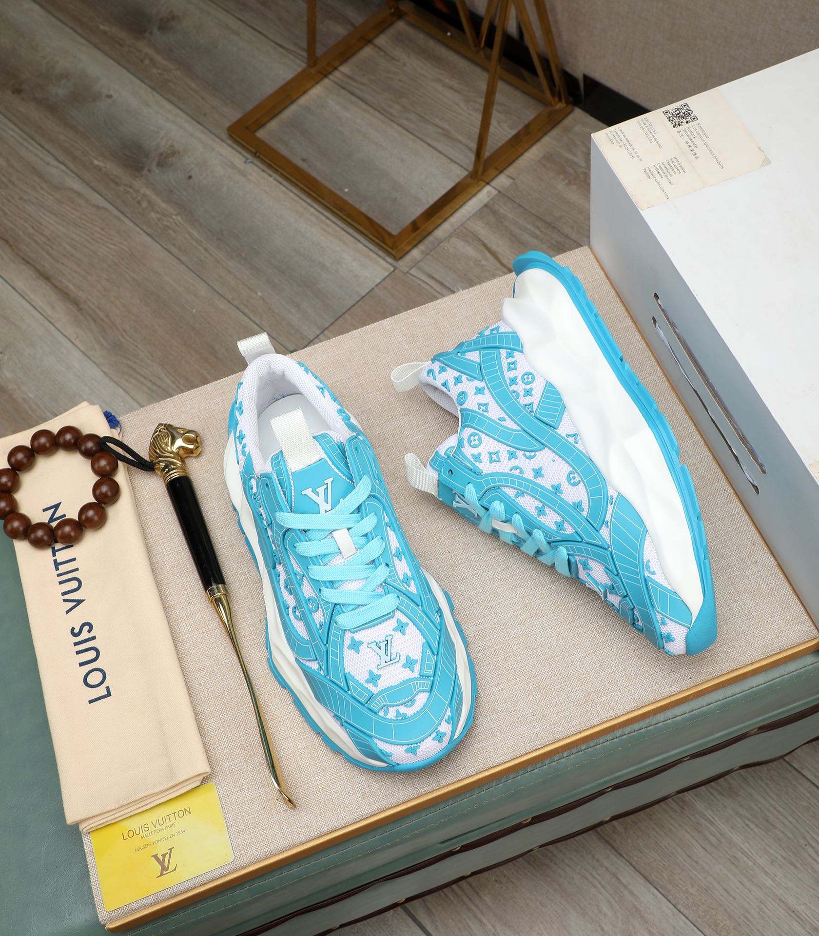 LV TRAINER WHITE MIX BLUE CALFSKIN AND BREATHABLE MESH