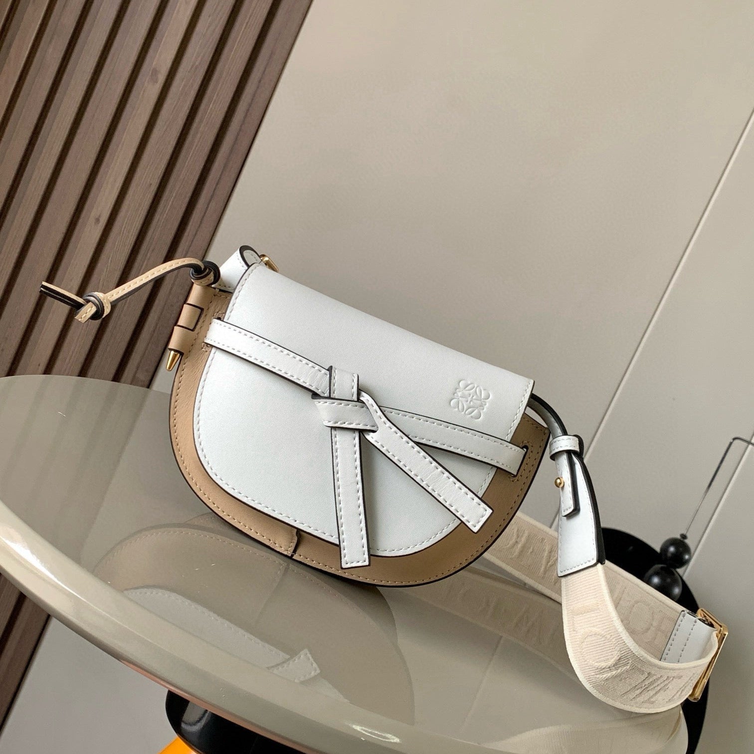Loewe Saddle Bag 21 White Beige Leather 280432