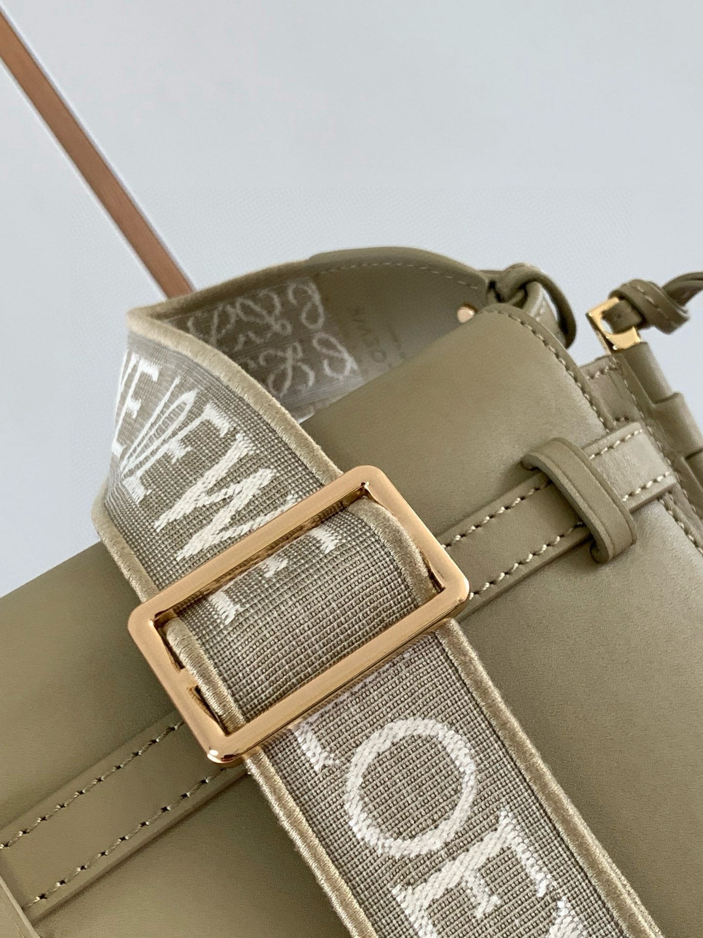 Loewe Saddle Bag 21 Beige Leather 280434