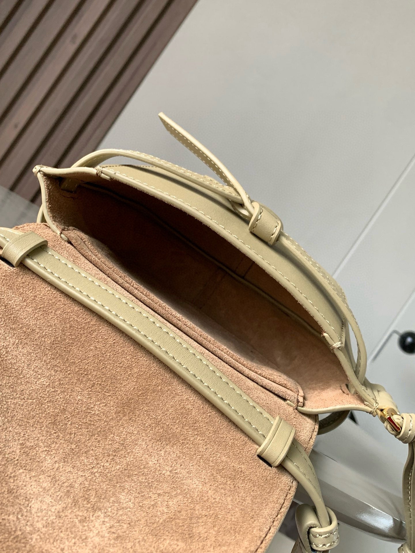 Loewe Saddle Bag 21 Beige Leather 280434