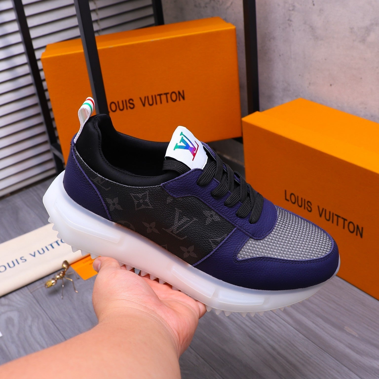 LV SNEAKER BLACK MIX NAVY BLUE CALFSKIN AND GREY MESH BREATHABLE