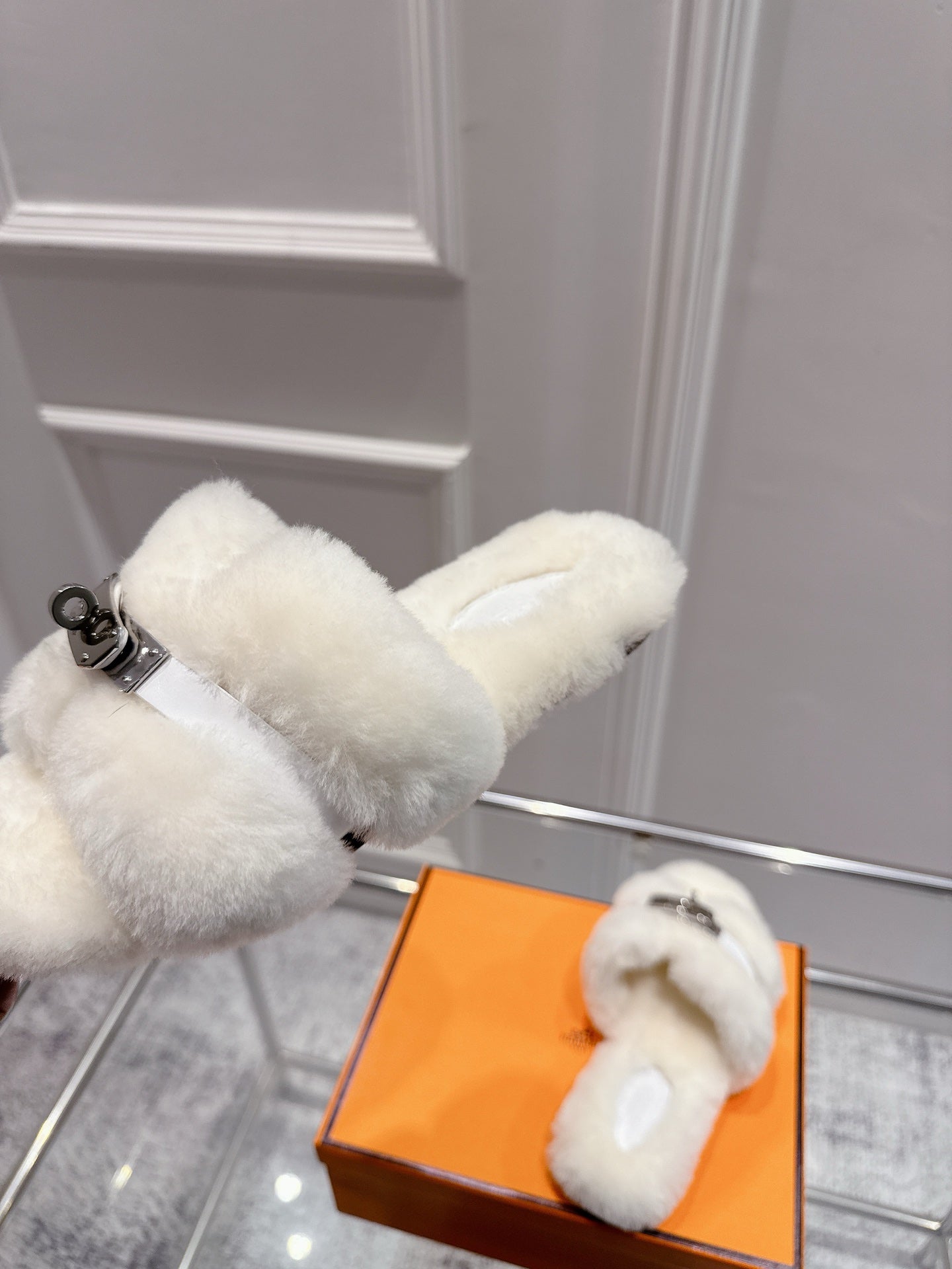HM Oran slippers sliver buckle white wool