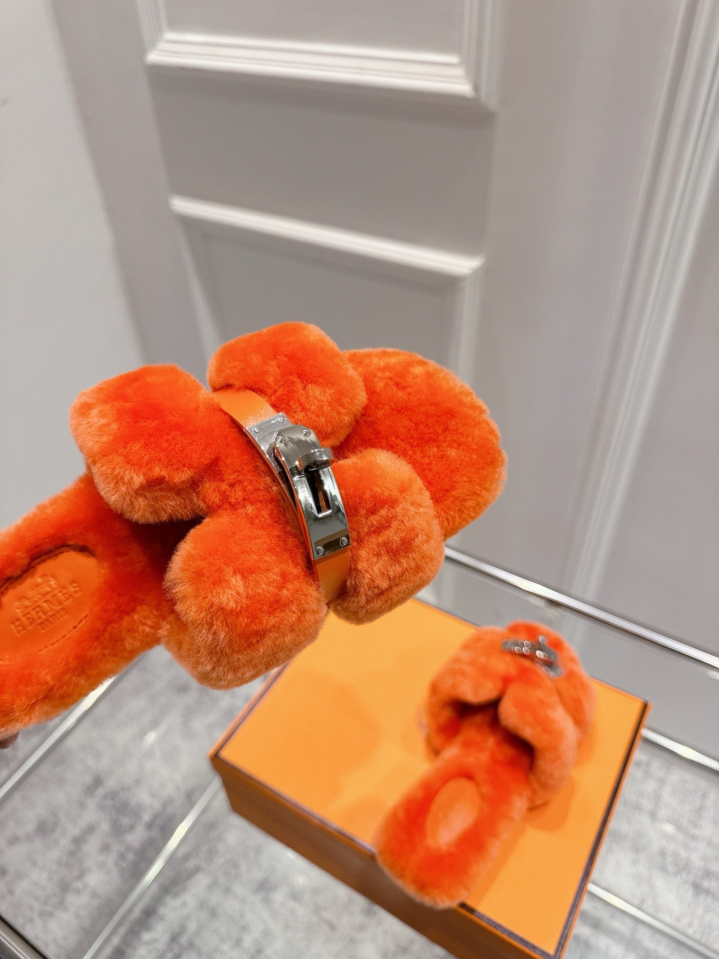 HM Oran slippers sliver buckle orange wool