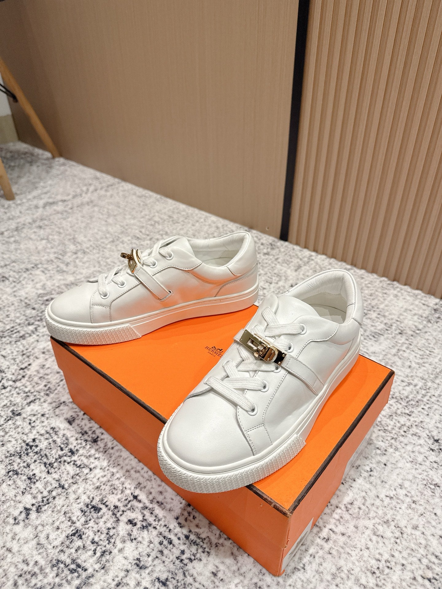 HM Casual Sneakers Gold Buckle  White Leather