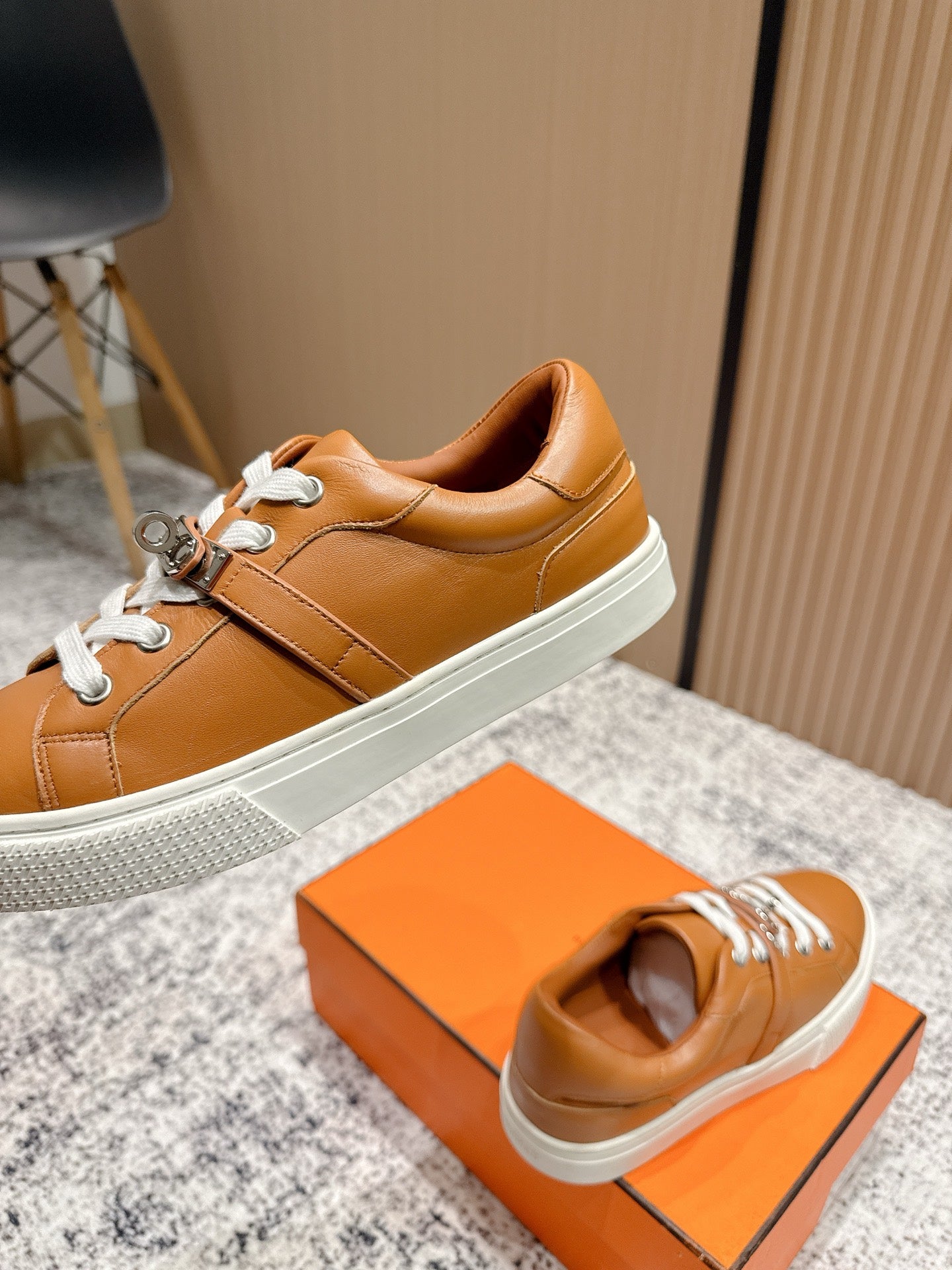HM Casual Sneakers Sliver Buckle  Brown Leather