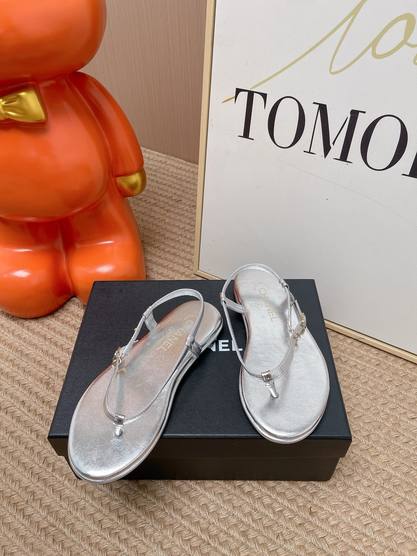 Chanel 2026 Flat Toe-Flip Sandals Sheepskin 855362