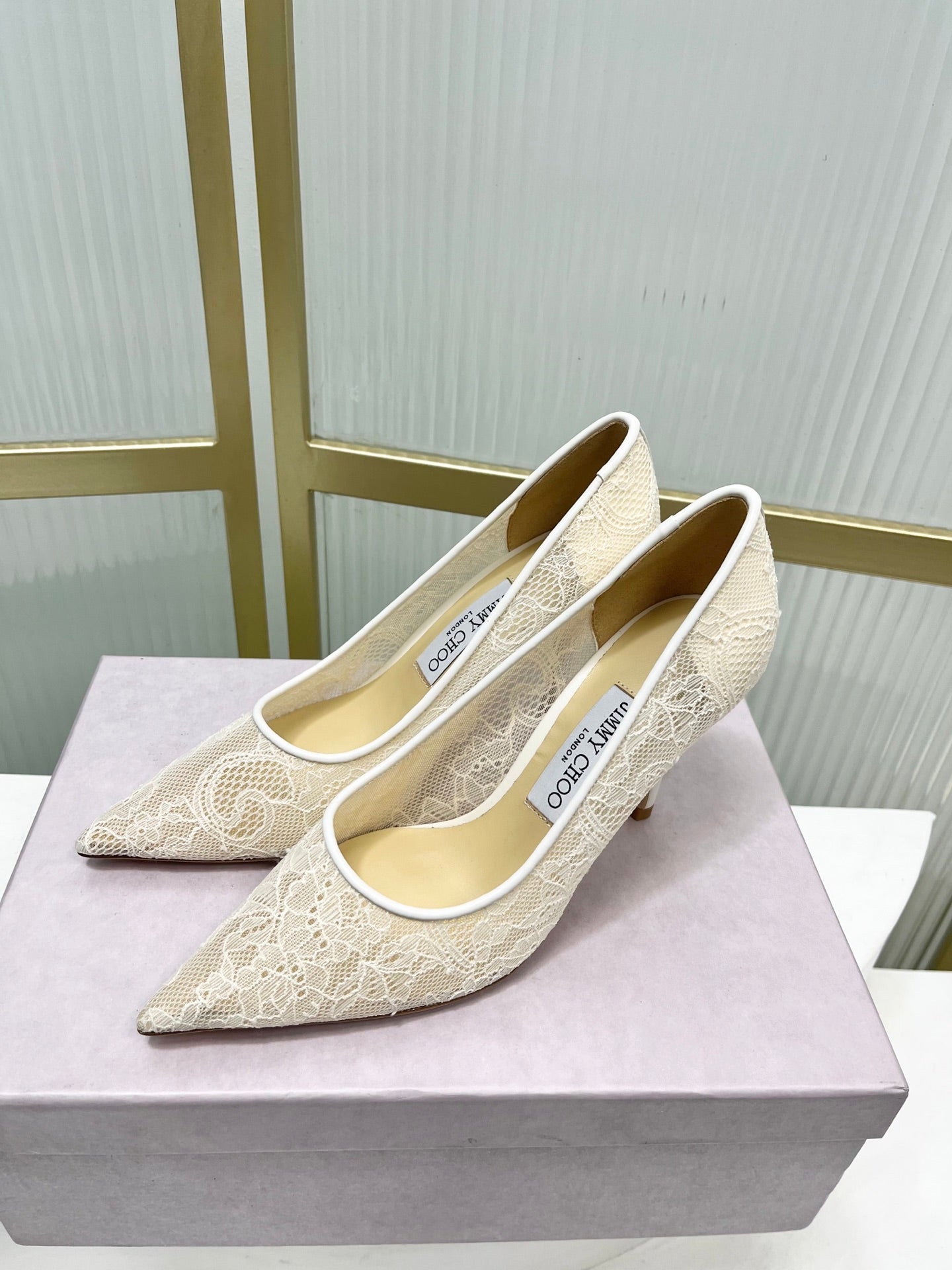 Jimmy 26s  Heel Pump 85 Ivory Beige Lace Sheepskin 605950