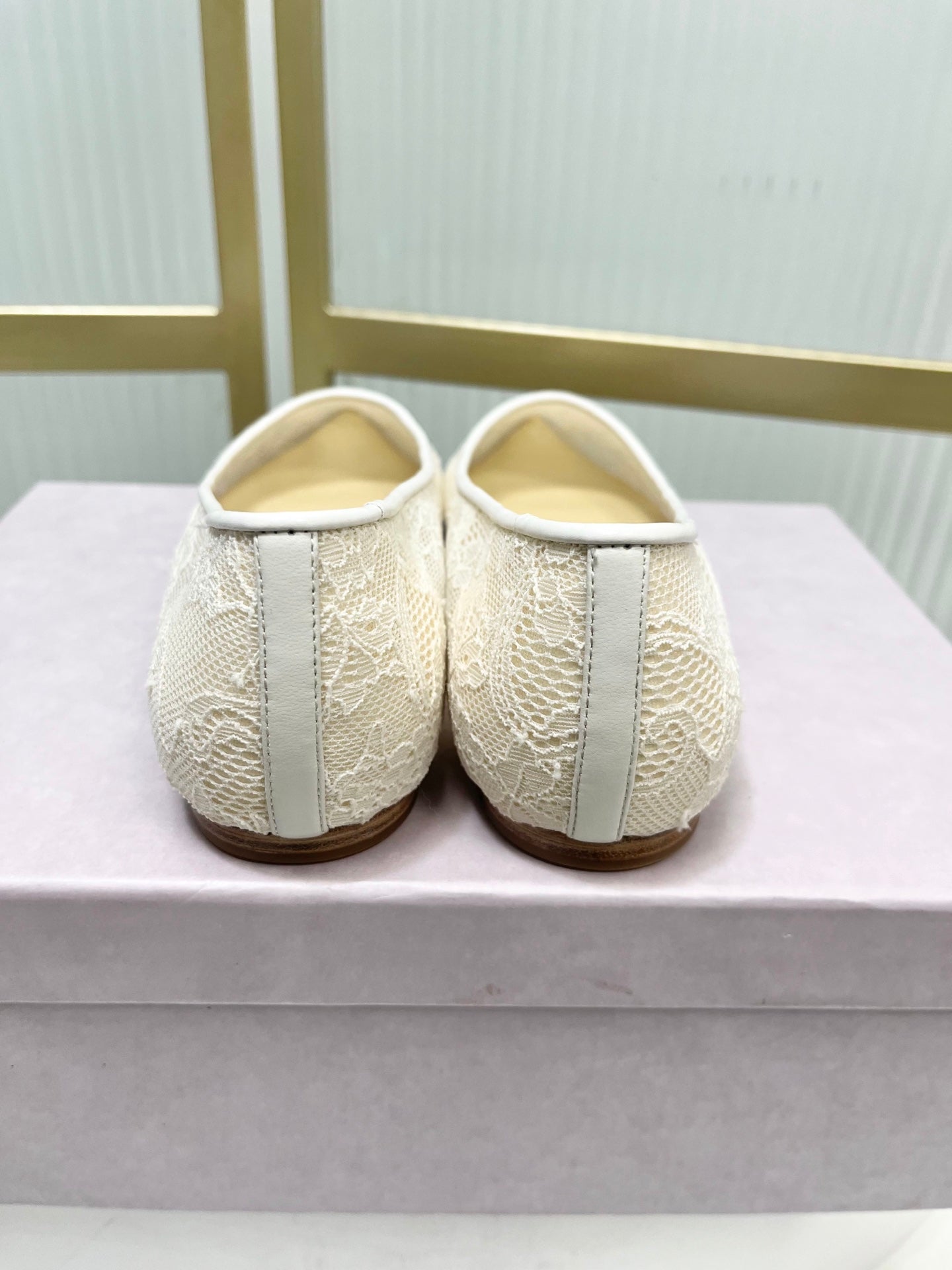 Jimmy 26s  Ballet Flats Ivory Beige Lace Sheepskin 605952