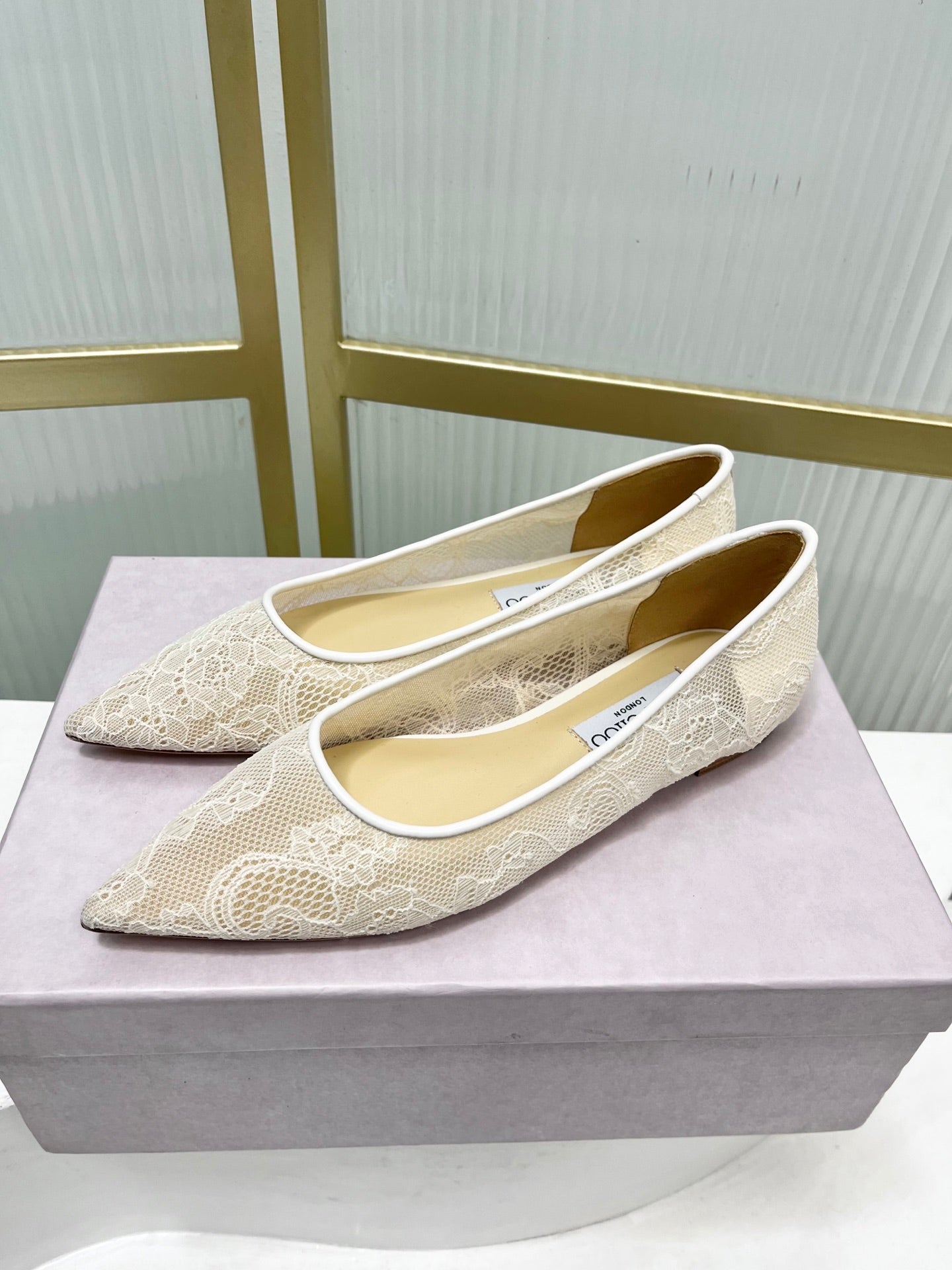 Jimmy 26s  Ballet Flats Ivory Beige Lace Sheepskin 605952