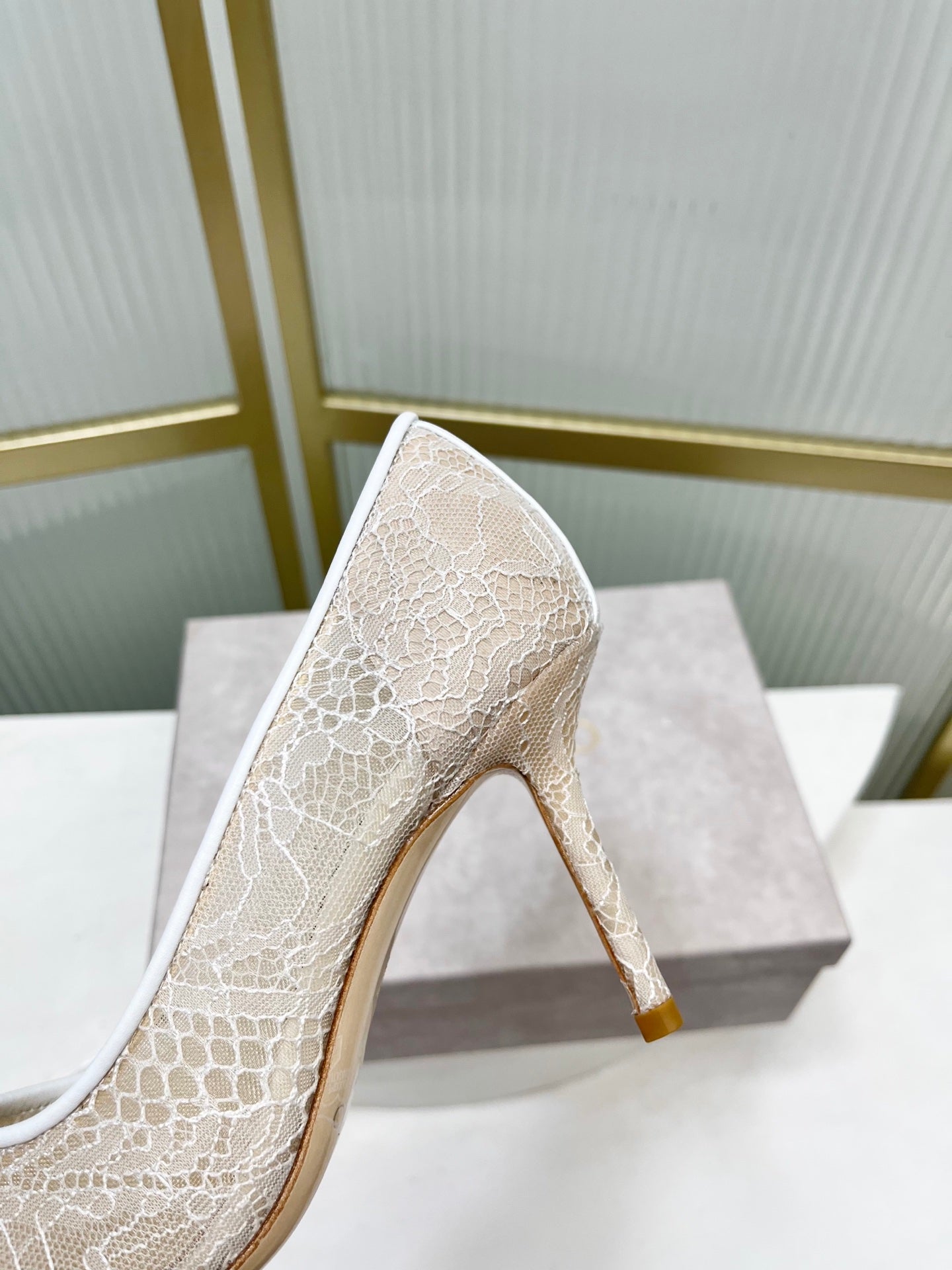 Jimmy 26s Heel Pump 85 White Beige Lace Sheepskin 605960