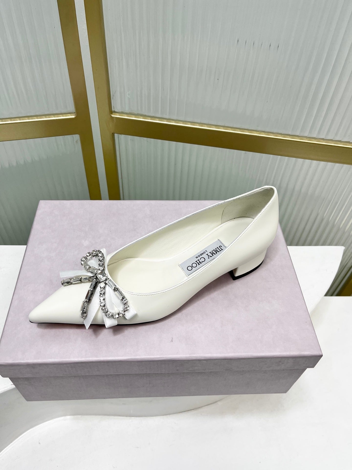 Jimmy 26s Pointed Toe Pump 25 White Cowhide 605966