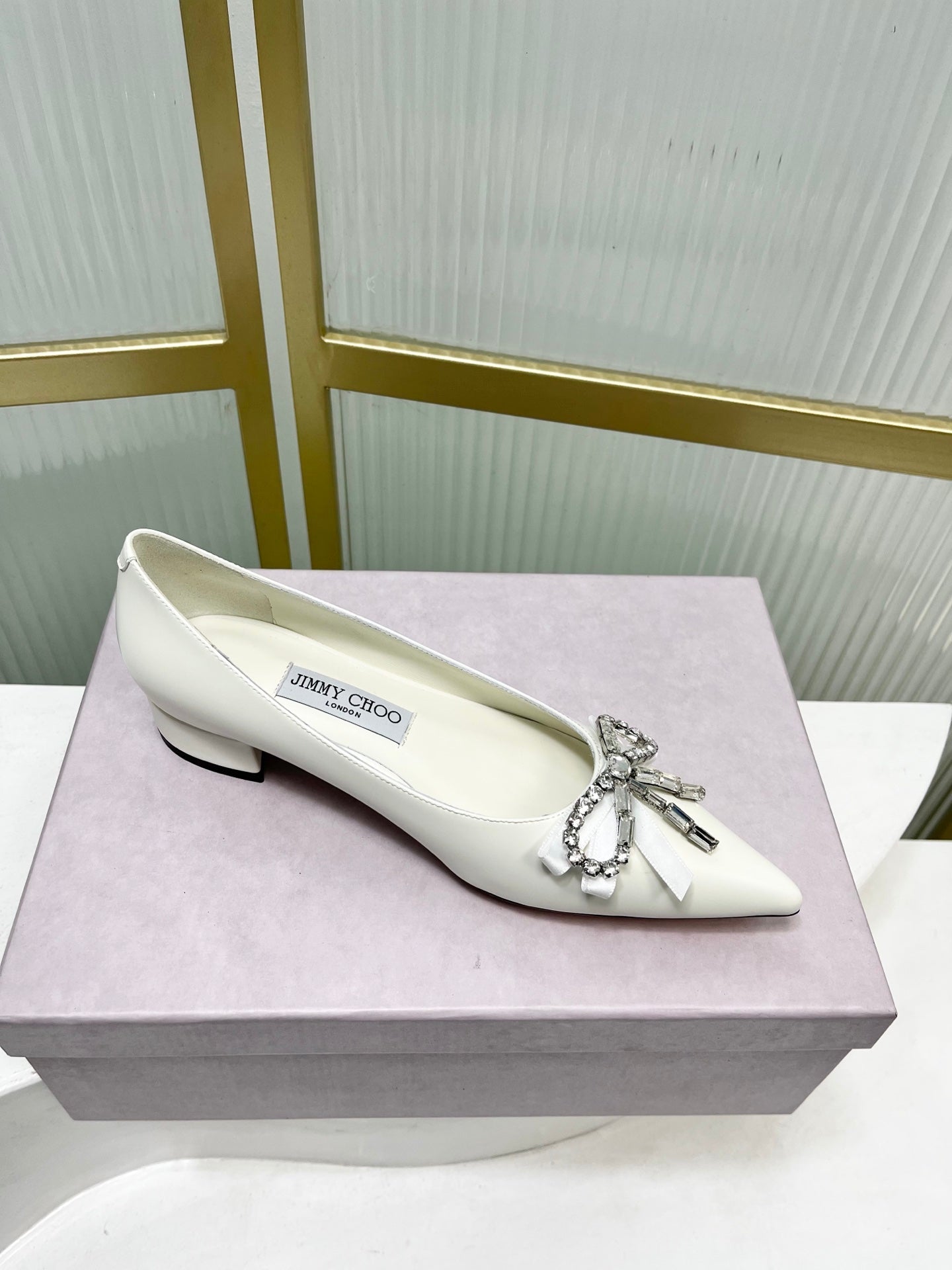 Jimmy 26s Pointed Toe Pump 25 White Cowhide 605966
