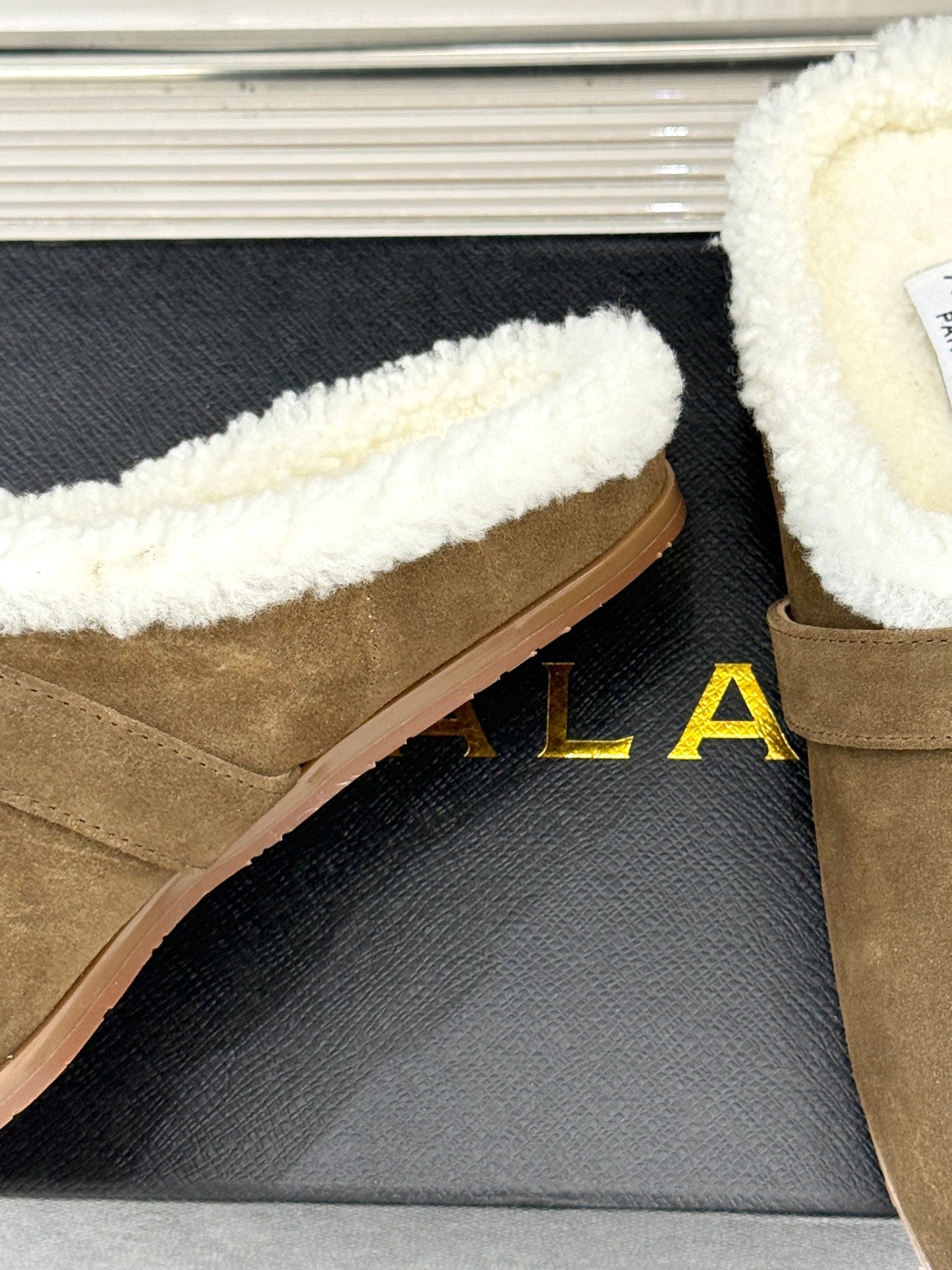 Alaia 25WF slippers belt buckle khaki brown suede wool 472227